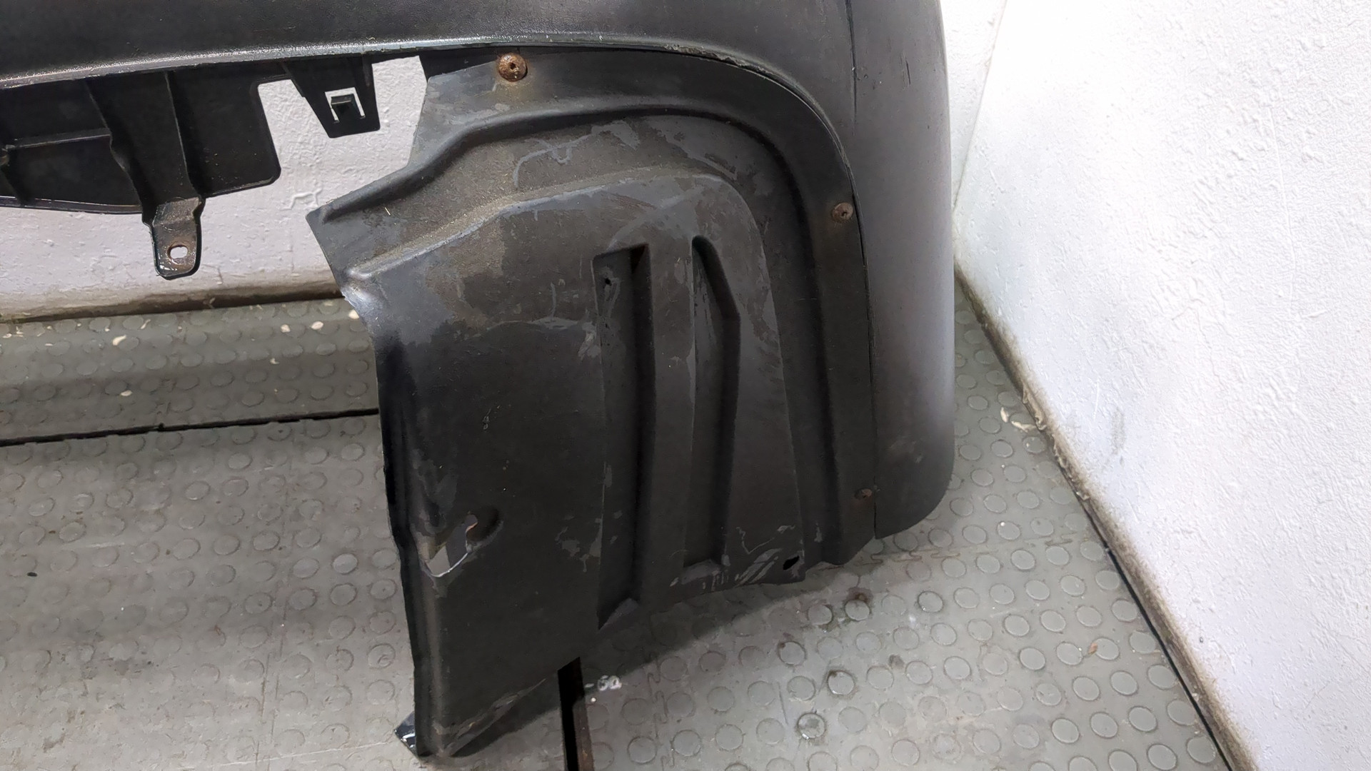 Бампер задний