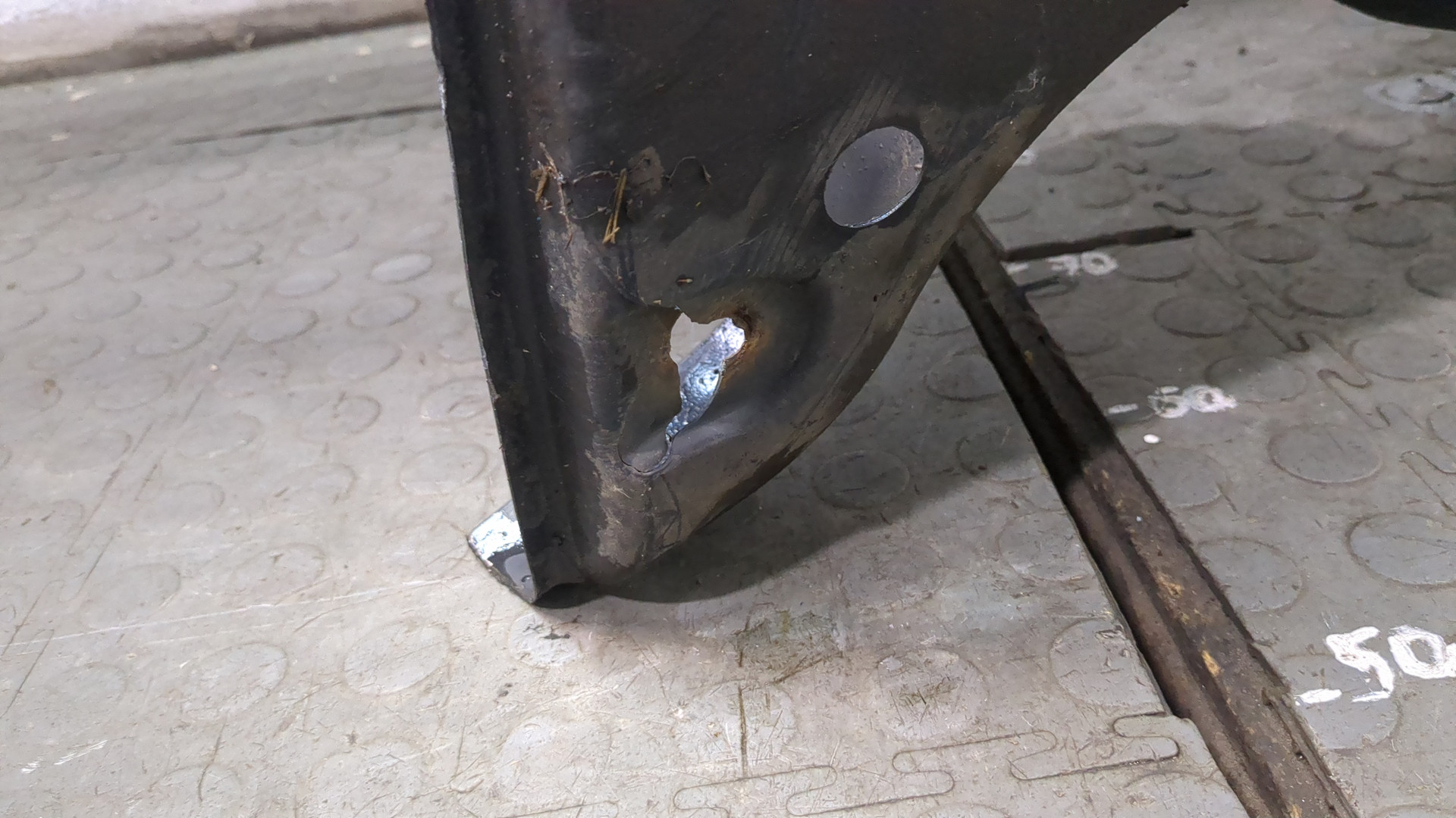 Бампер задний