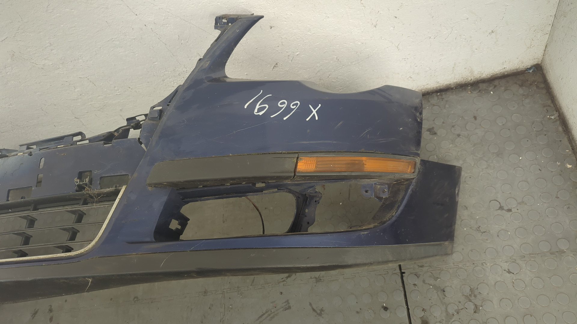 Бампер передний