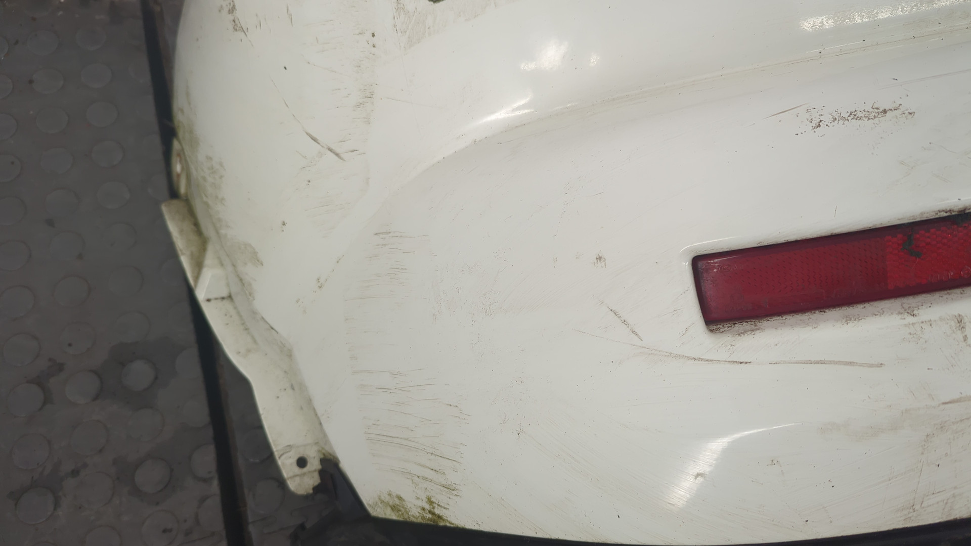 Бампер задний