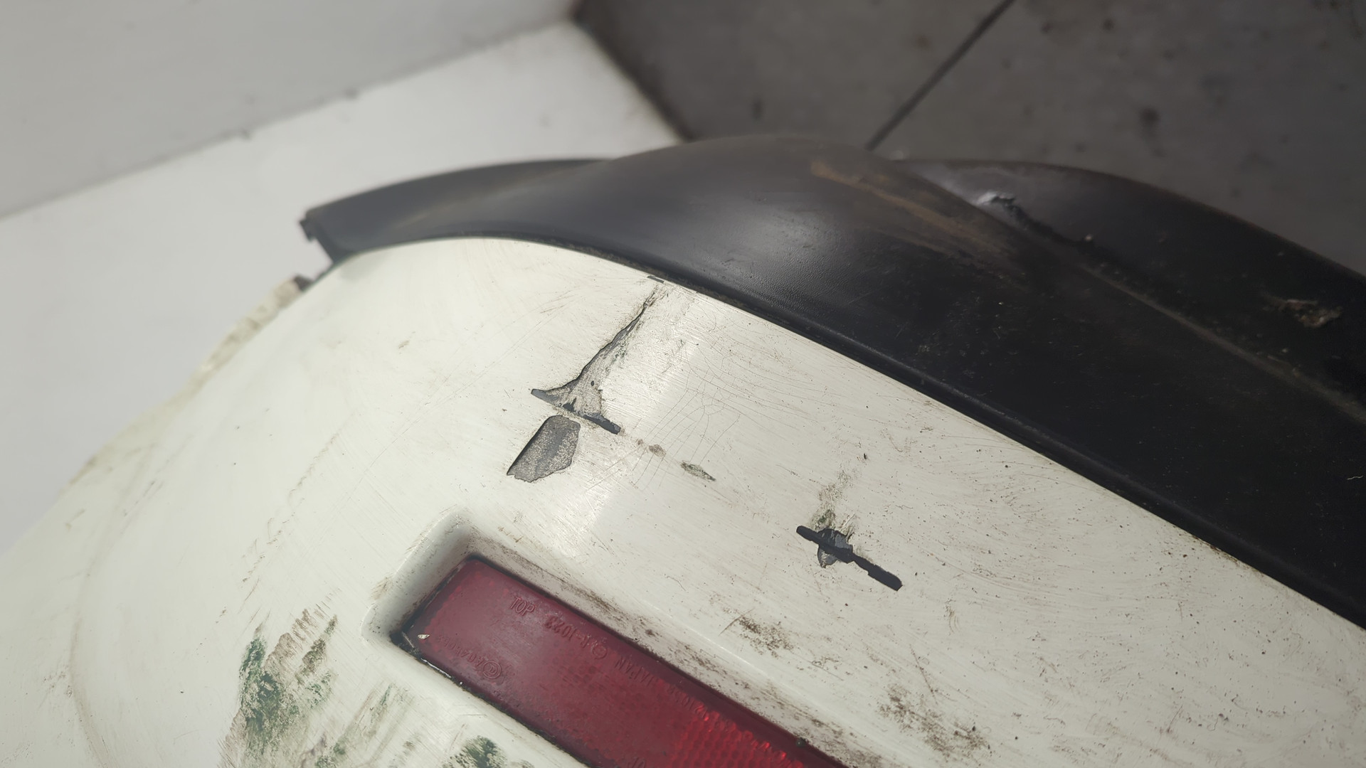 Бампер задний