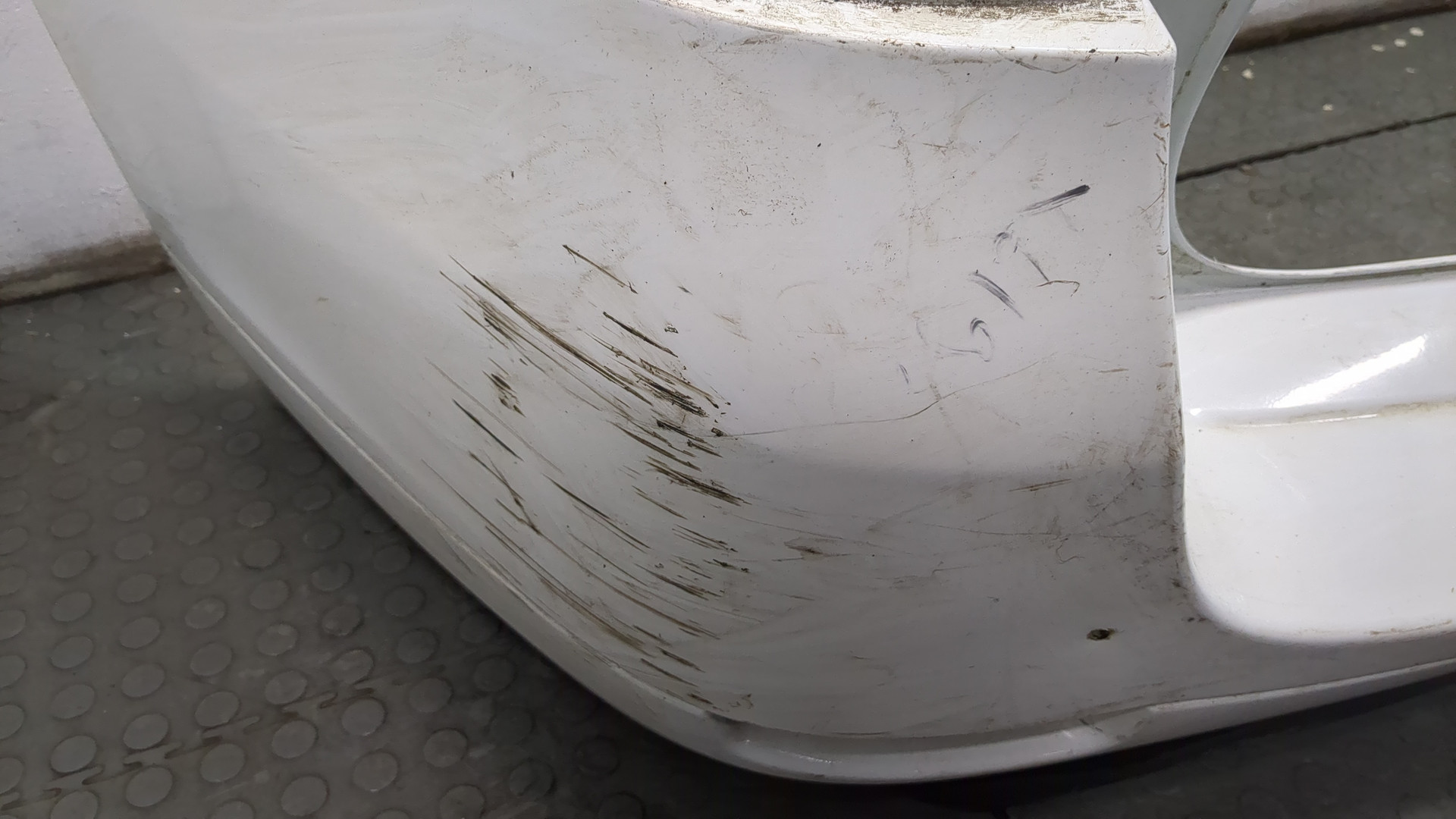 Бампер задний