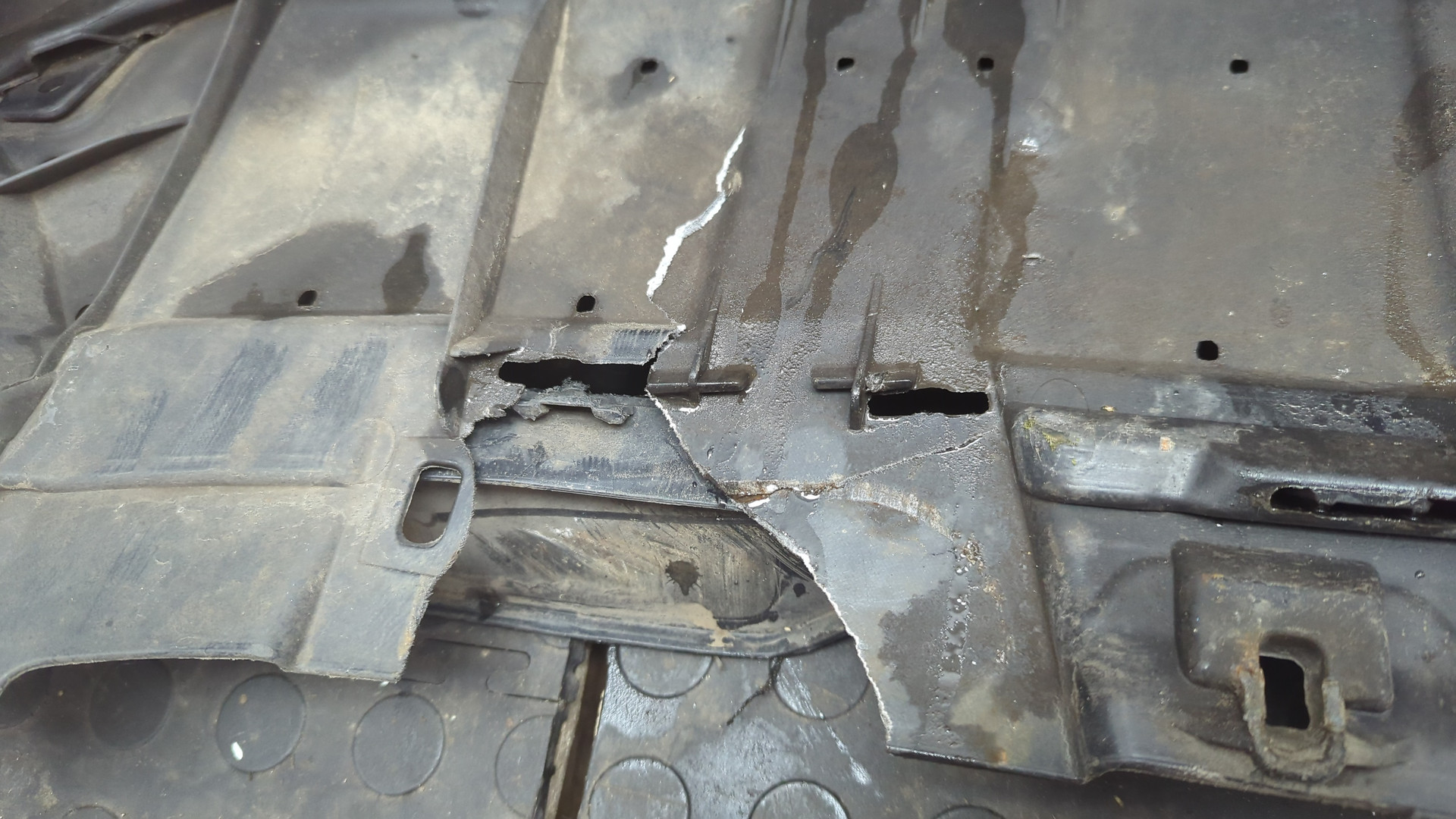 Бампер передний