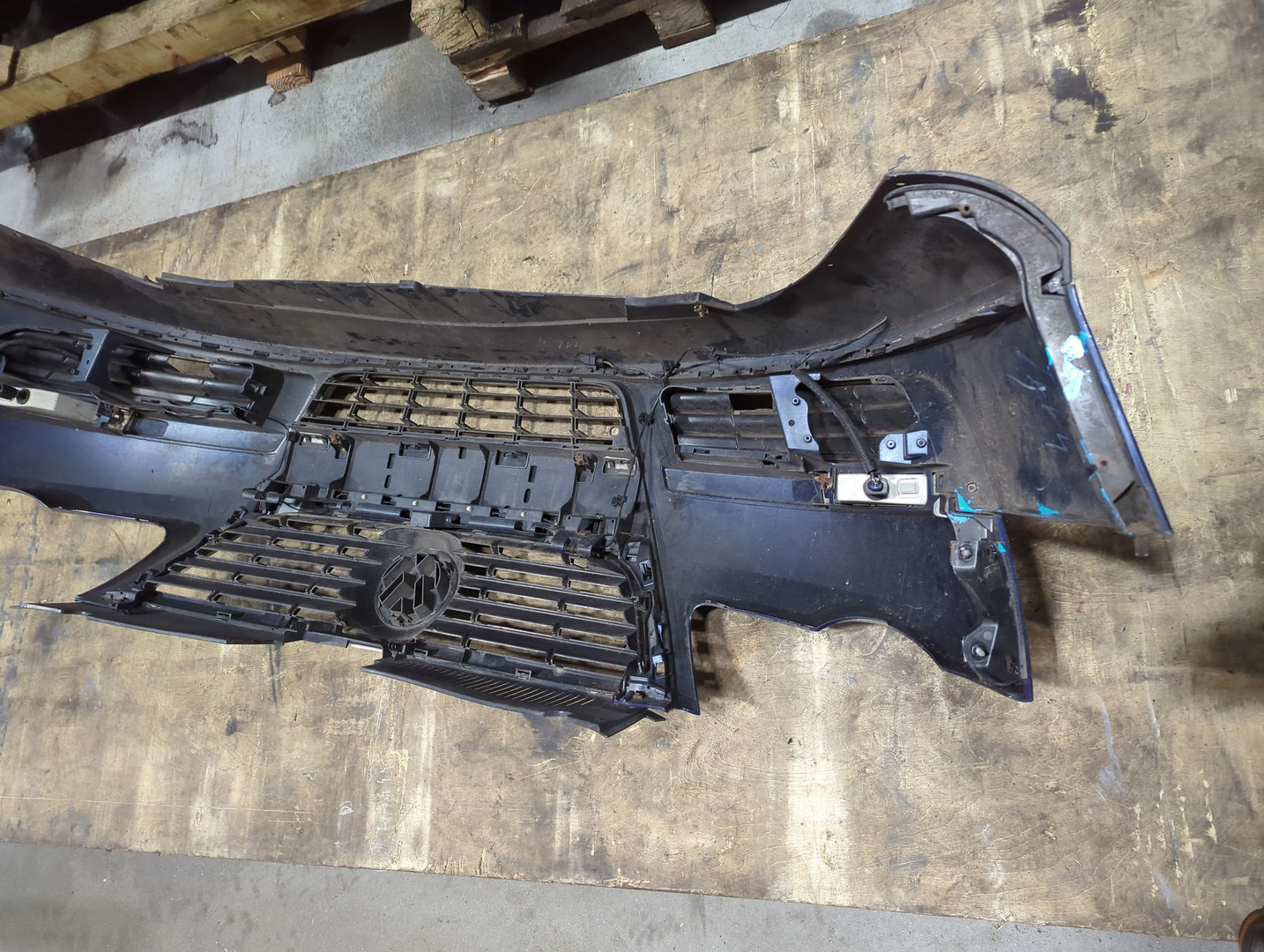 Бампер передний