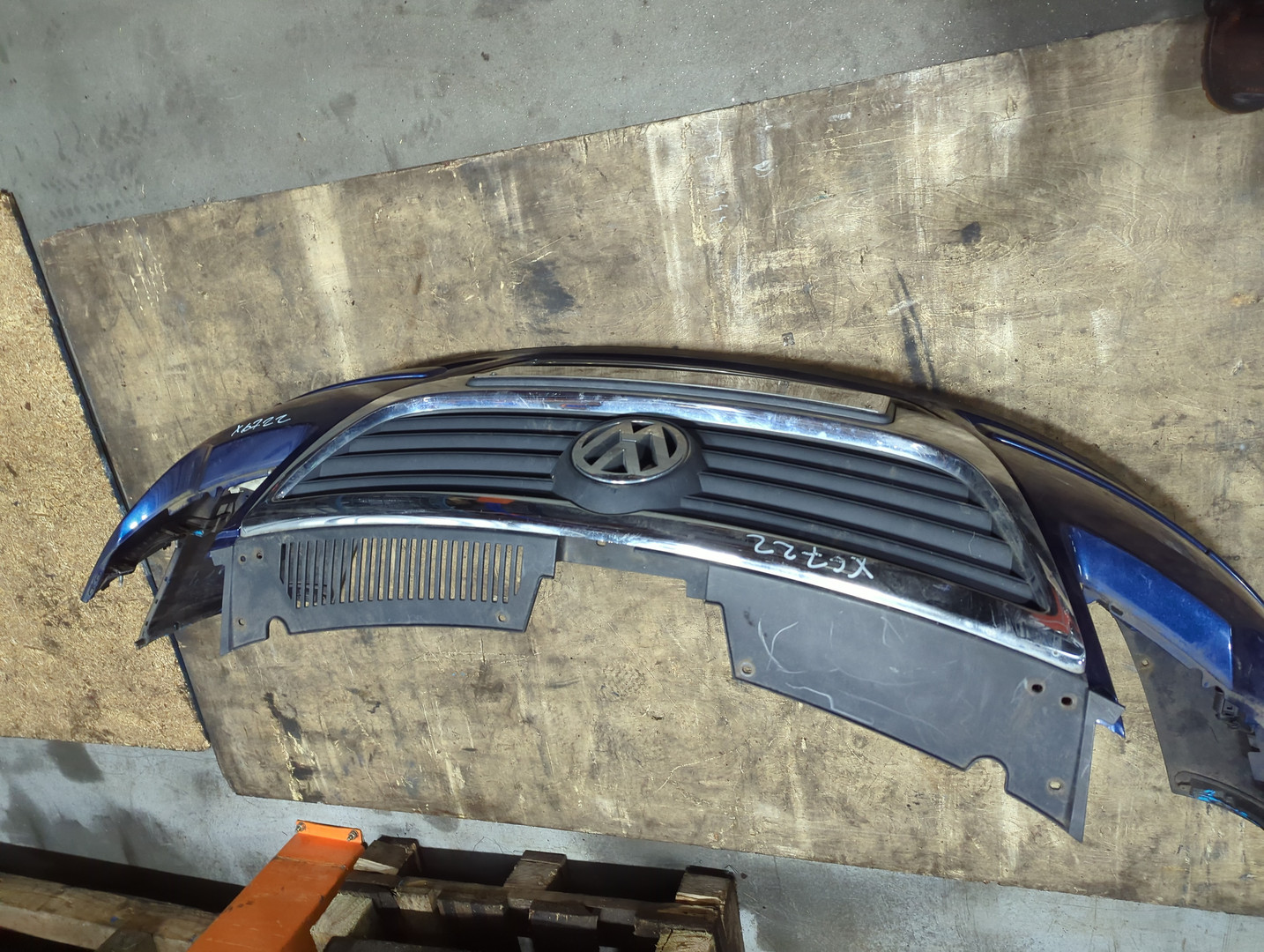 Бампер передний