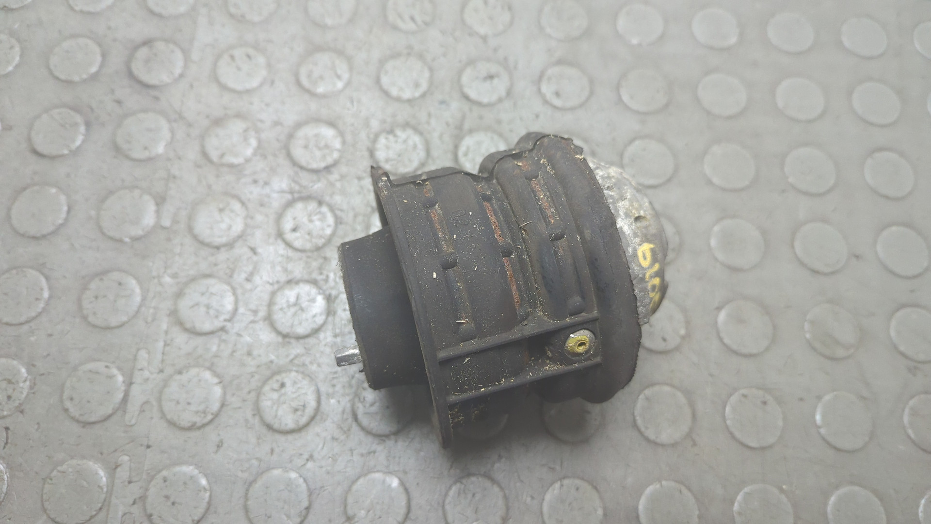 Опора двигателя