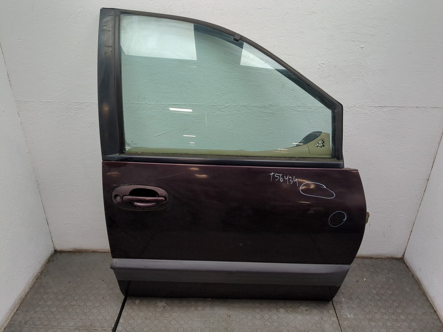 Дверь передняя правая