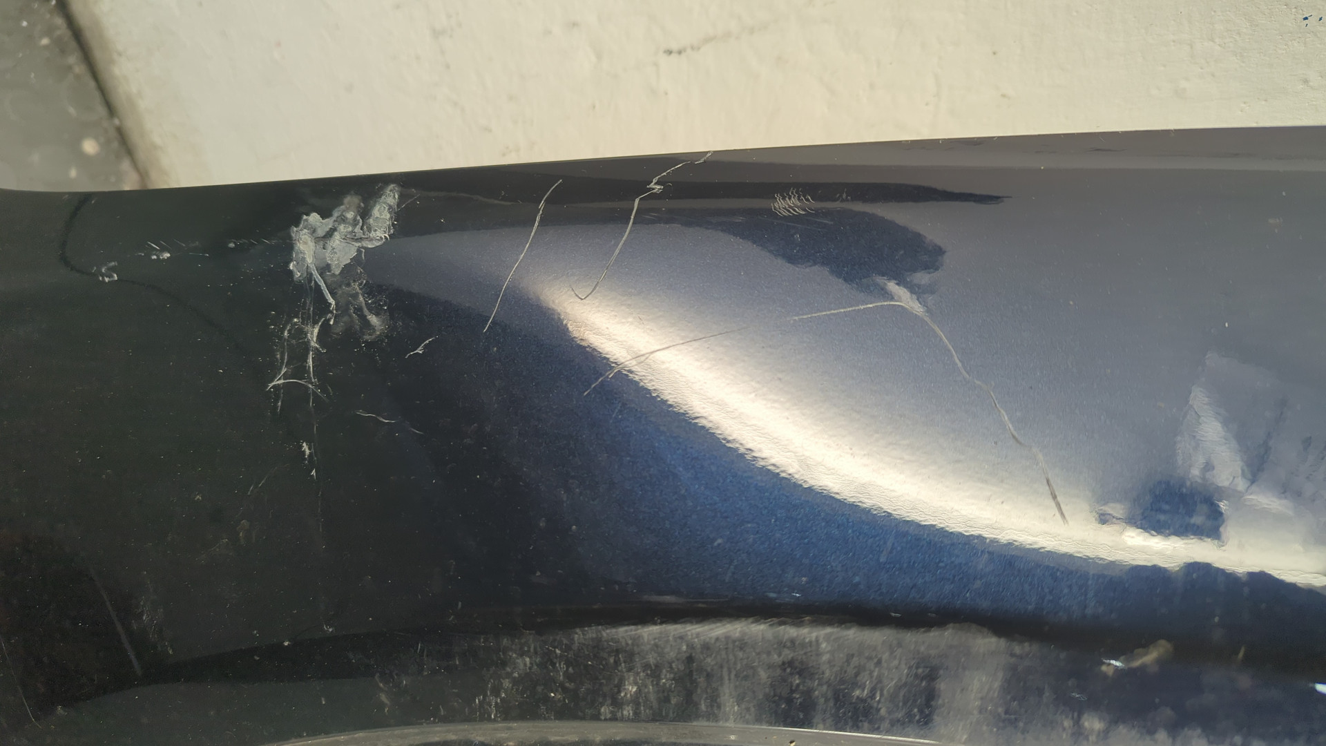 Крыло переднее правое