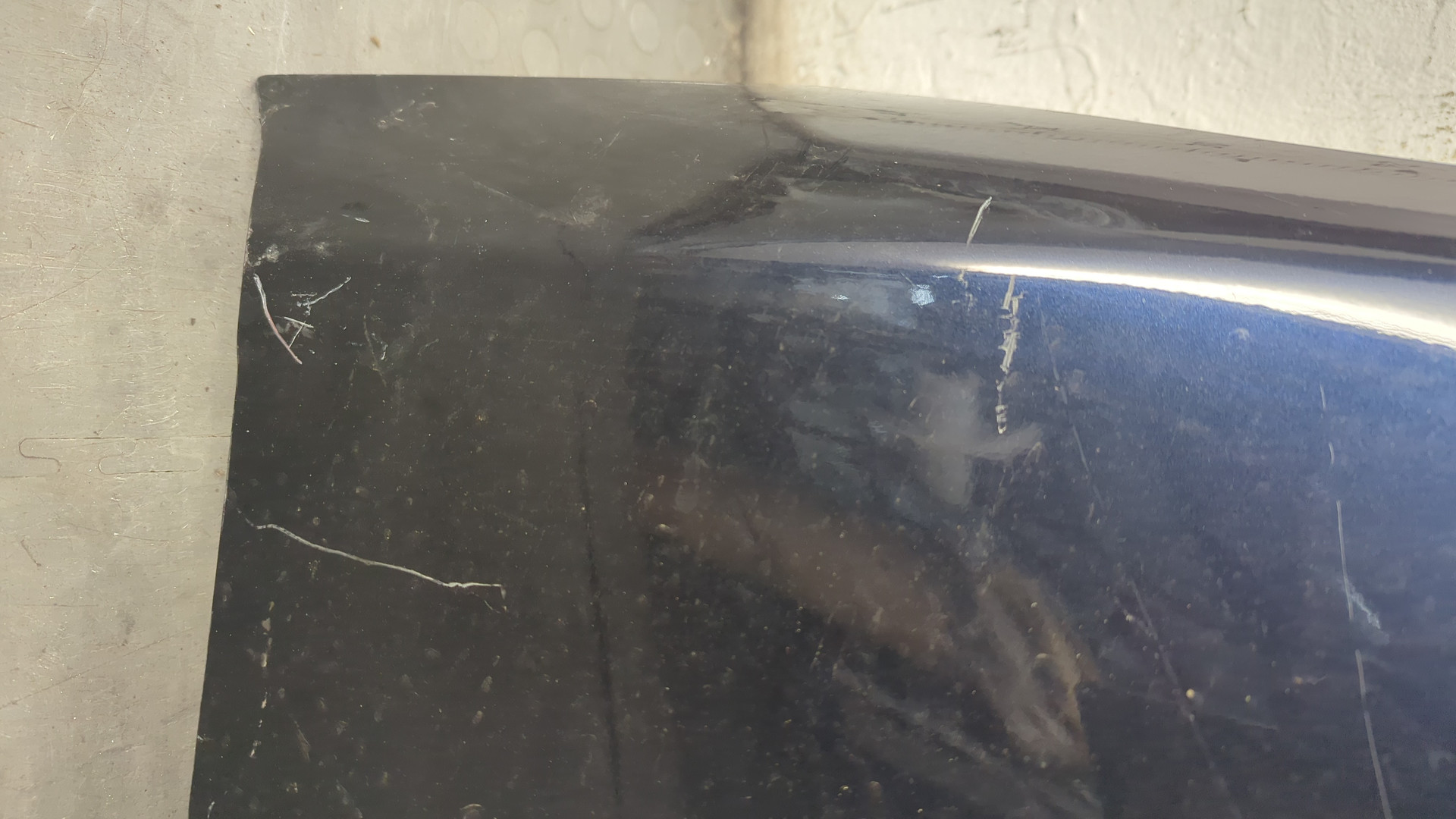 Крыло переднее правое