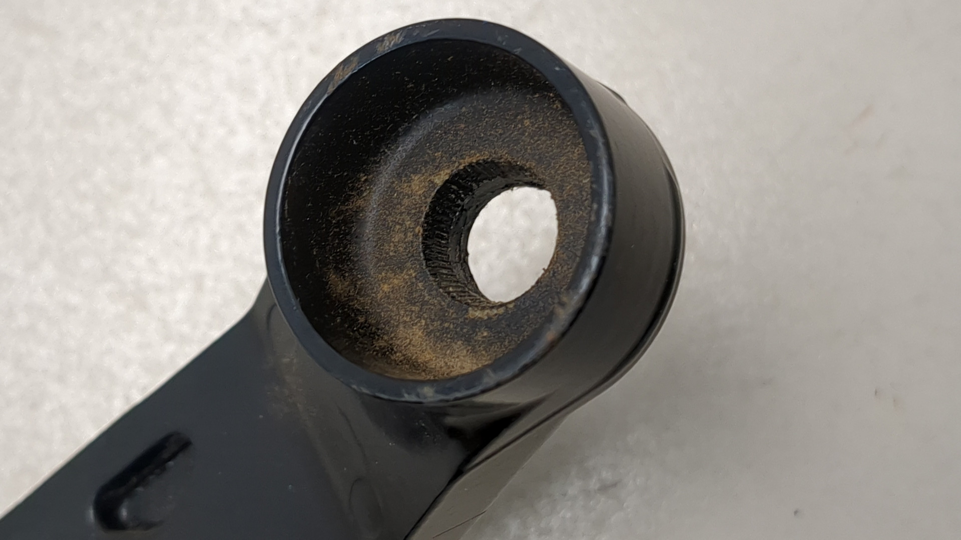 Поводок стеклоочистителя передний правый