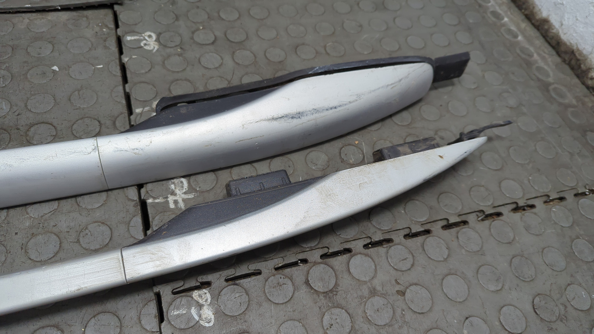 Рейлинги (релинг) к-кт (планки на крышу)