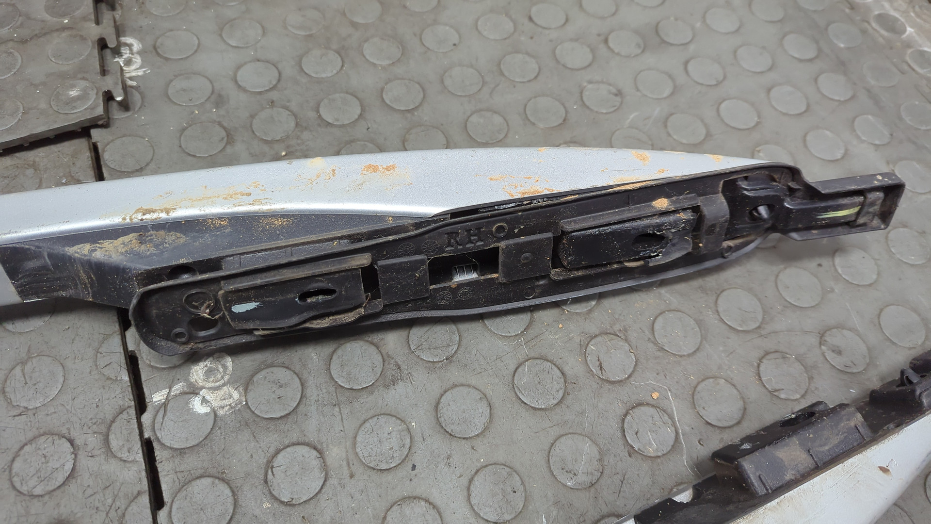 Рейлинги (релинг) к-кт (планки на крышу)