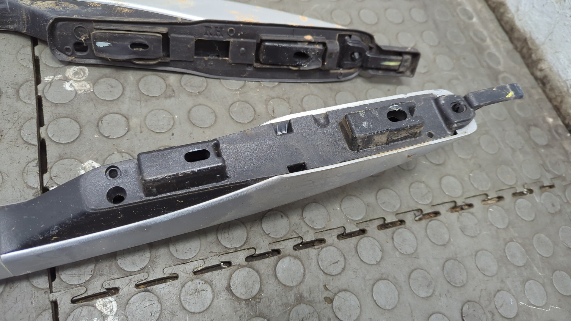 Рейлинги (релинг) к-кт (планки на крышу)