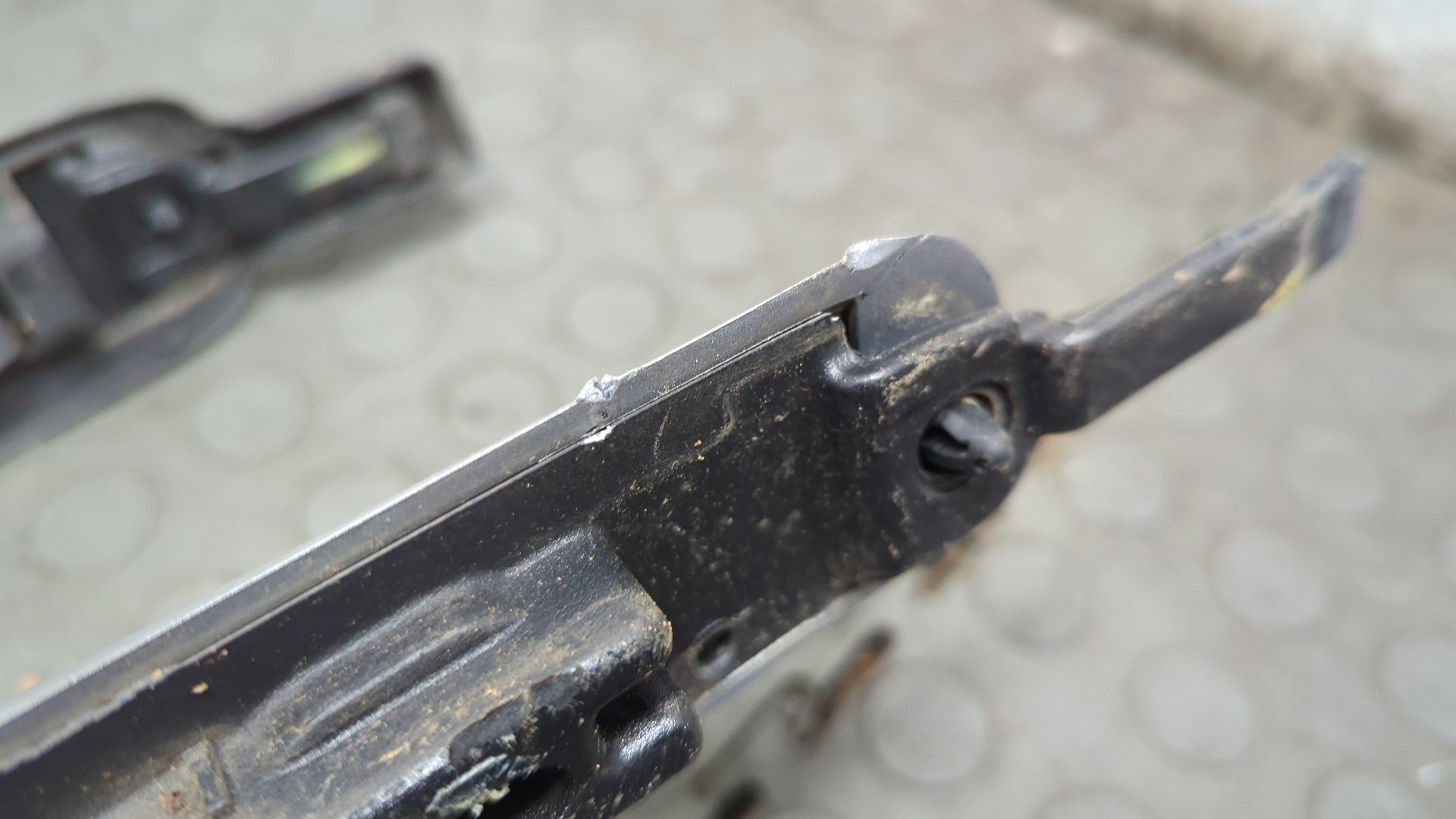 Рейлинги (релинг) к-кт (планки на крышу)