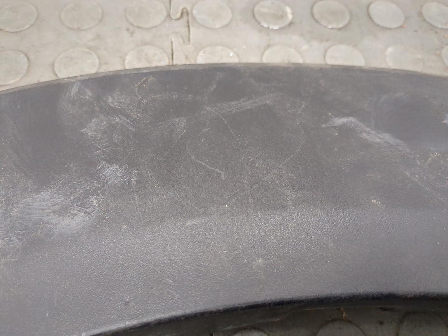 Накладка переднего крыла правого