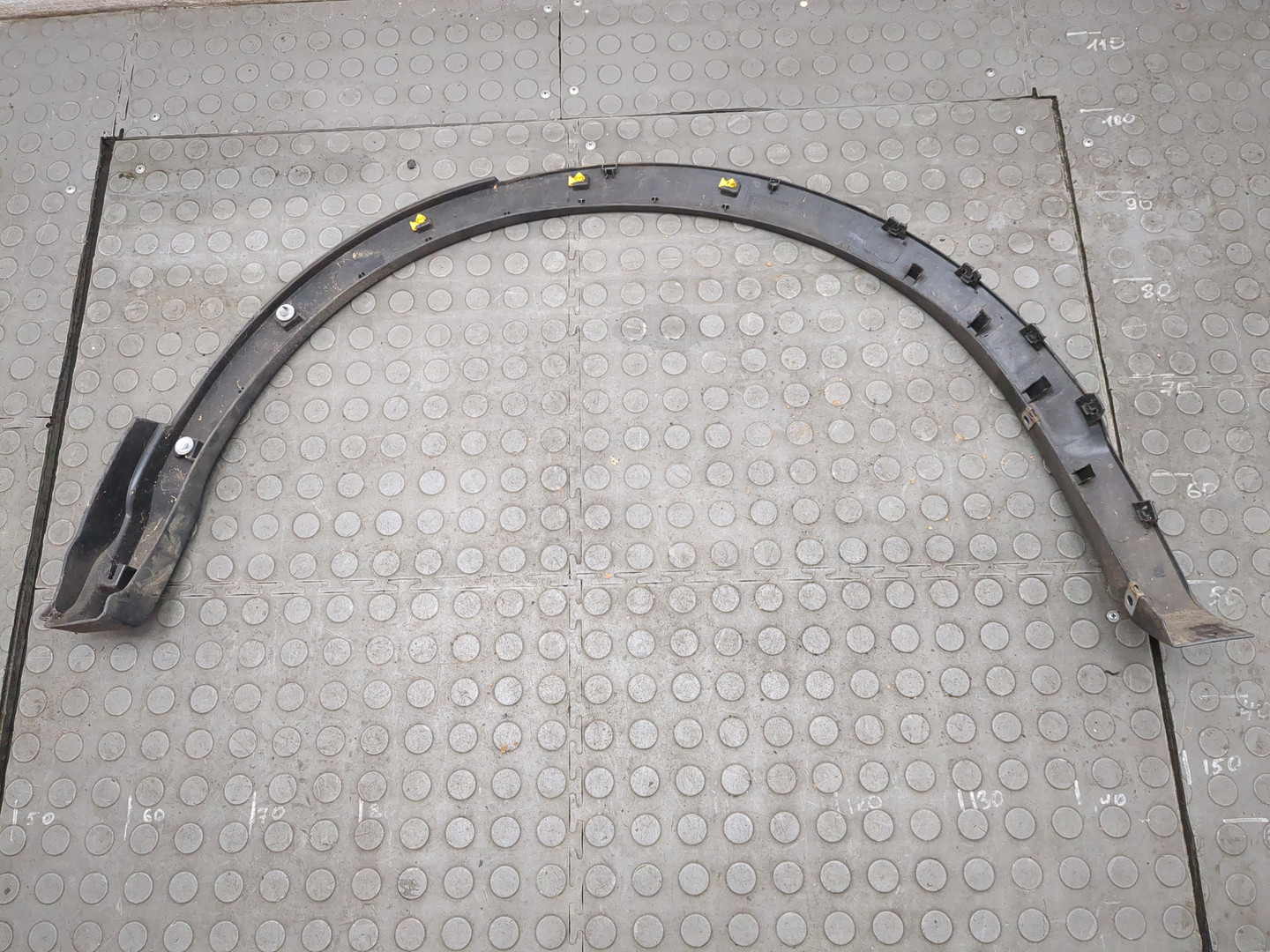 Молдинг заднего крыла правого