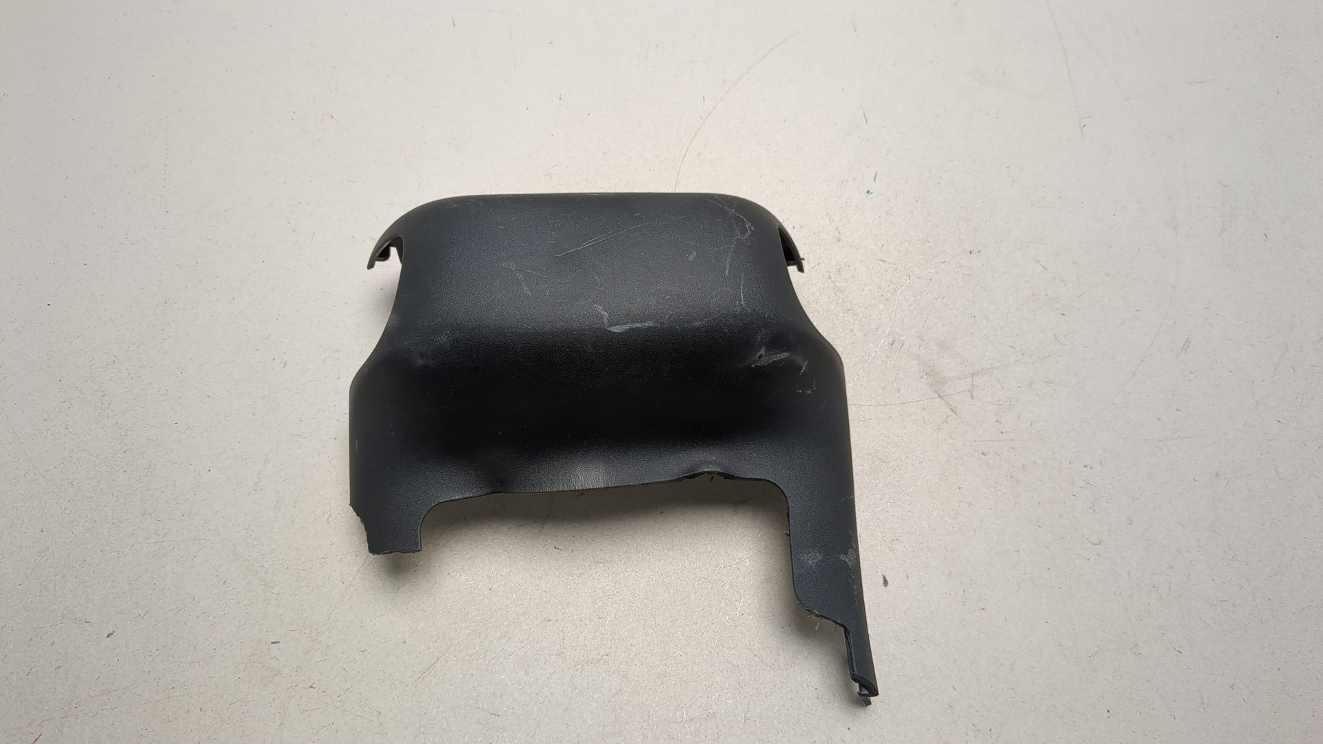 Кожух рулевой колонки