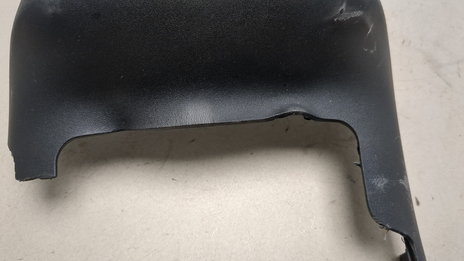 Кожух рулевой колонки