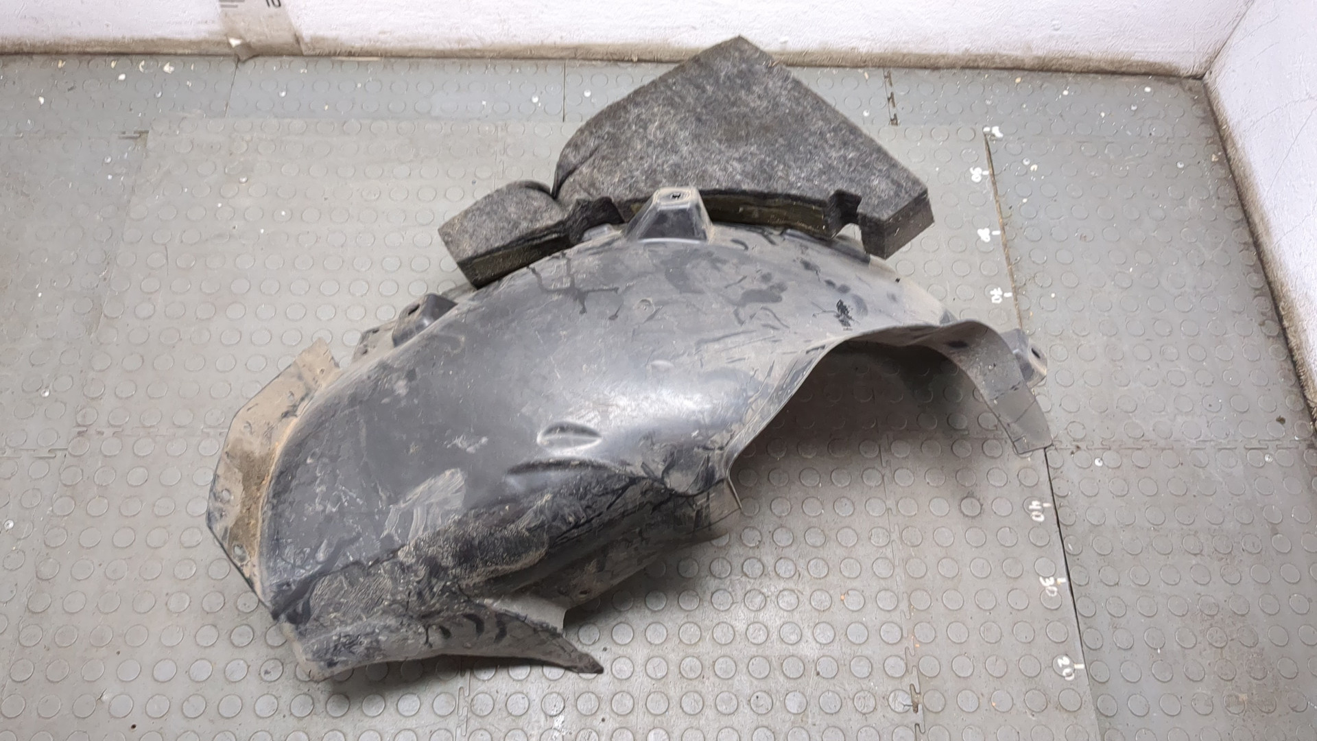 Локер передний левый