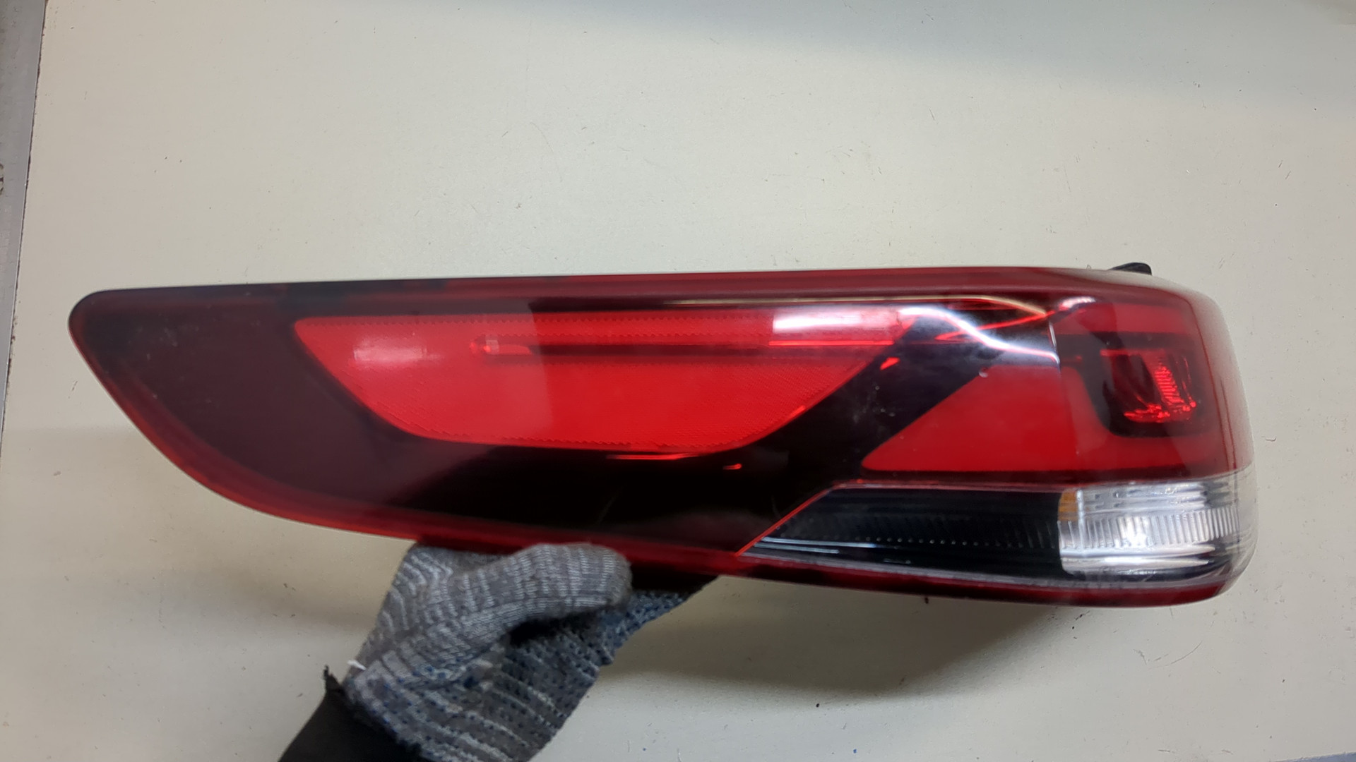 Фонарь задний левый