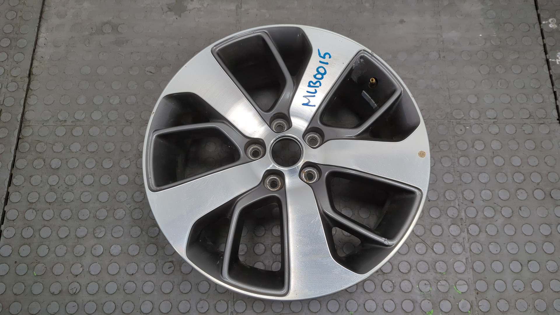 Диск колесный литой легкий сплав