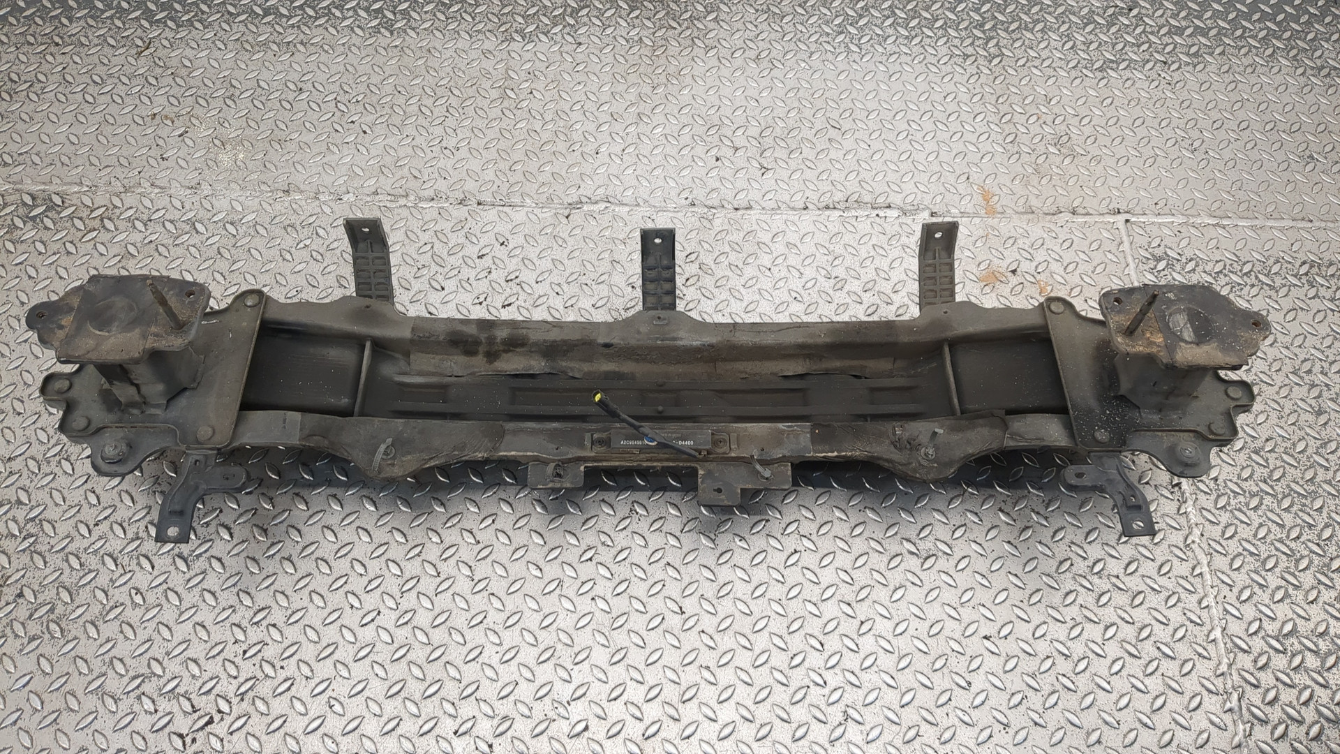 Усилитель заднего бампера