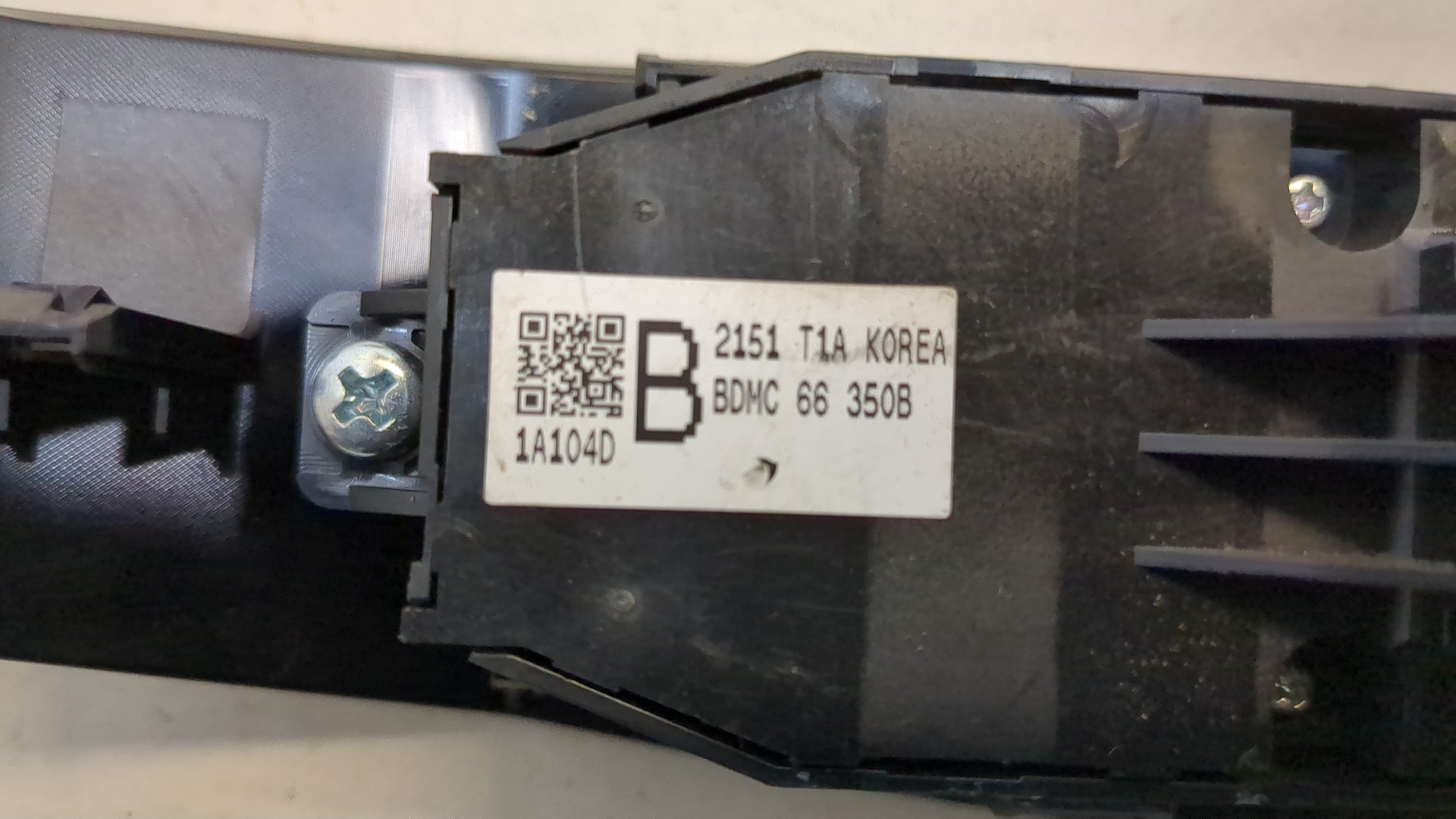 Кнопка стеклоподъемника