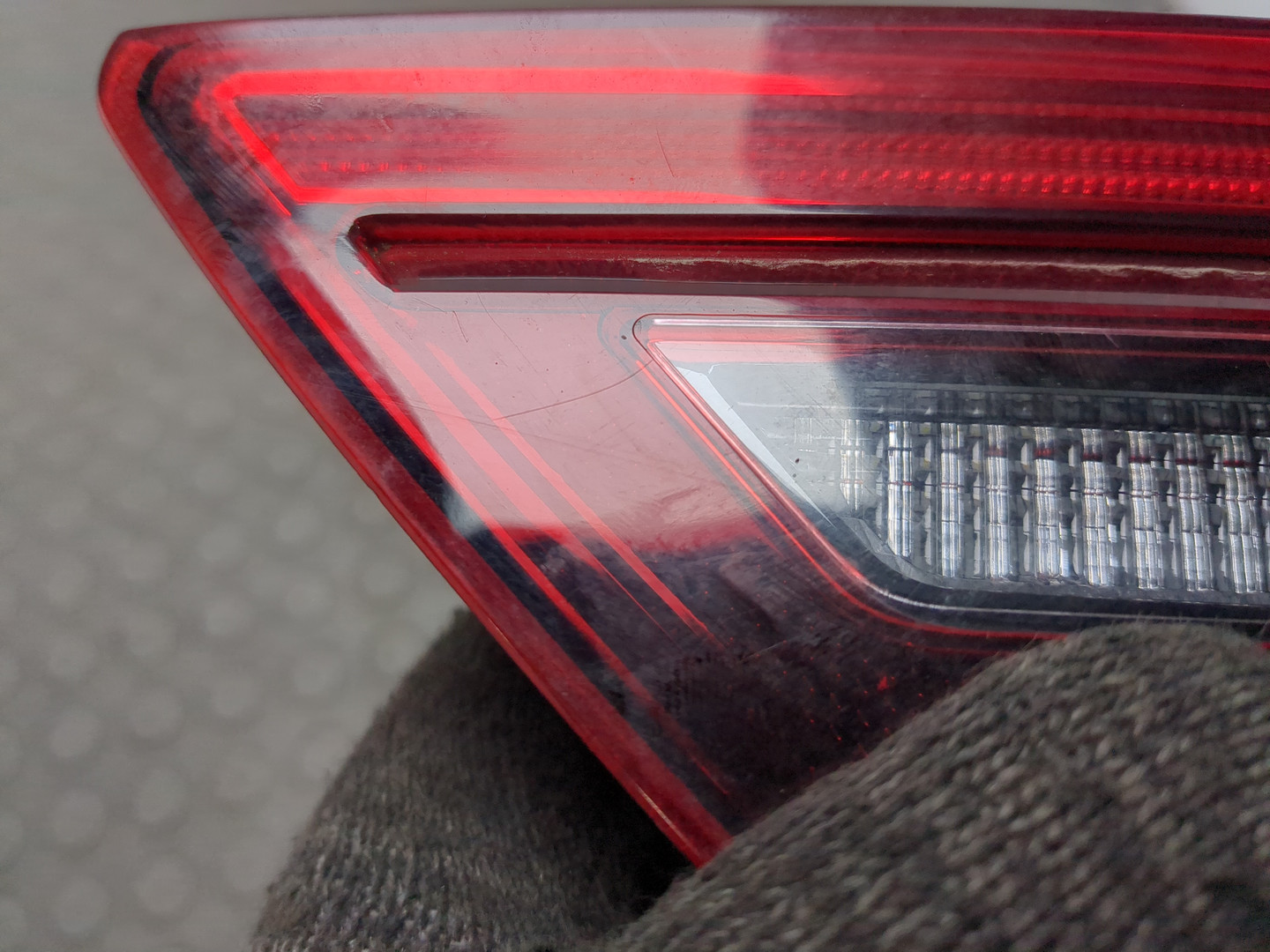 Фонарь задний внутренний правый