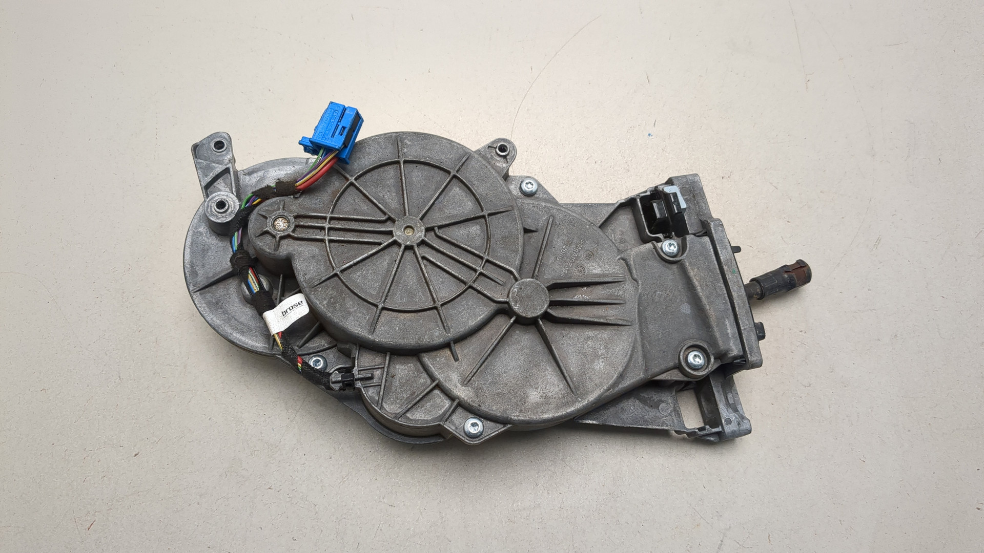 Активатор замка багажника