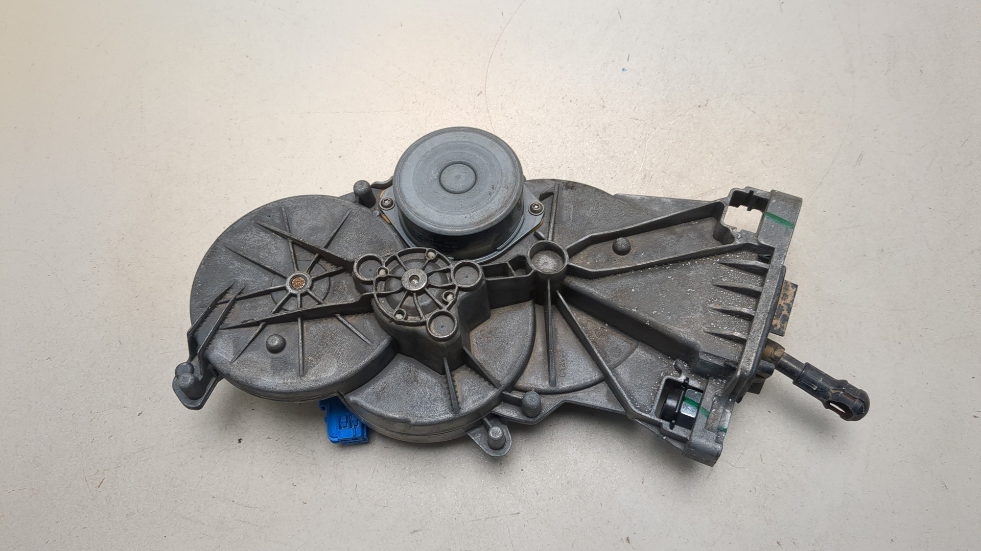 Активатор замка багажника