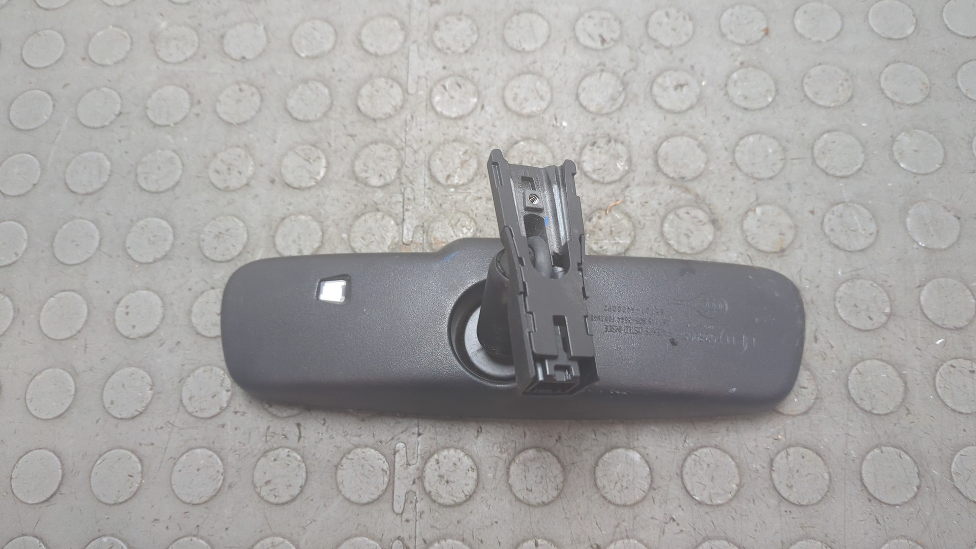 Зеркало заднего вида