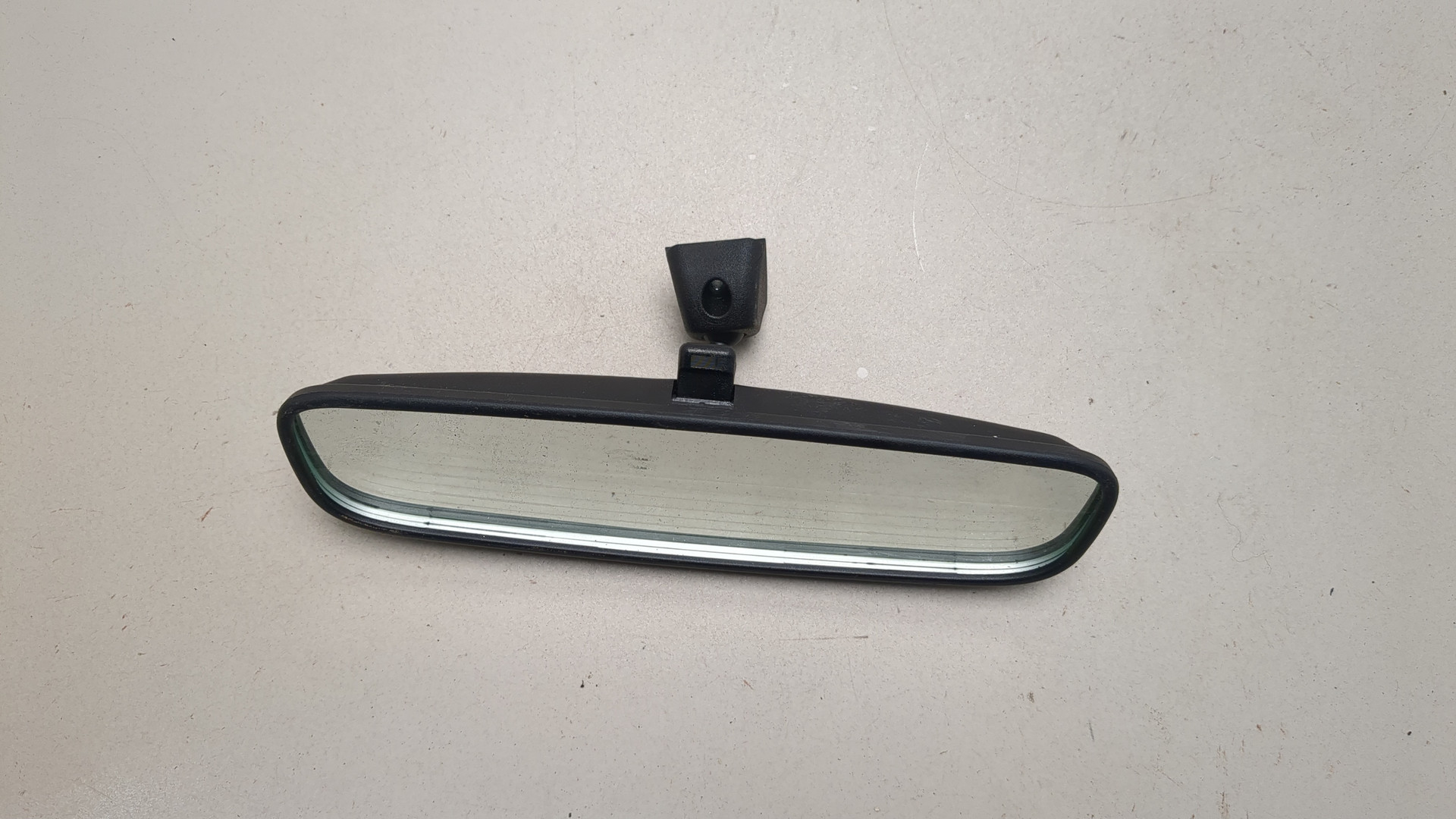 Зеркало заднего вида