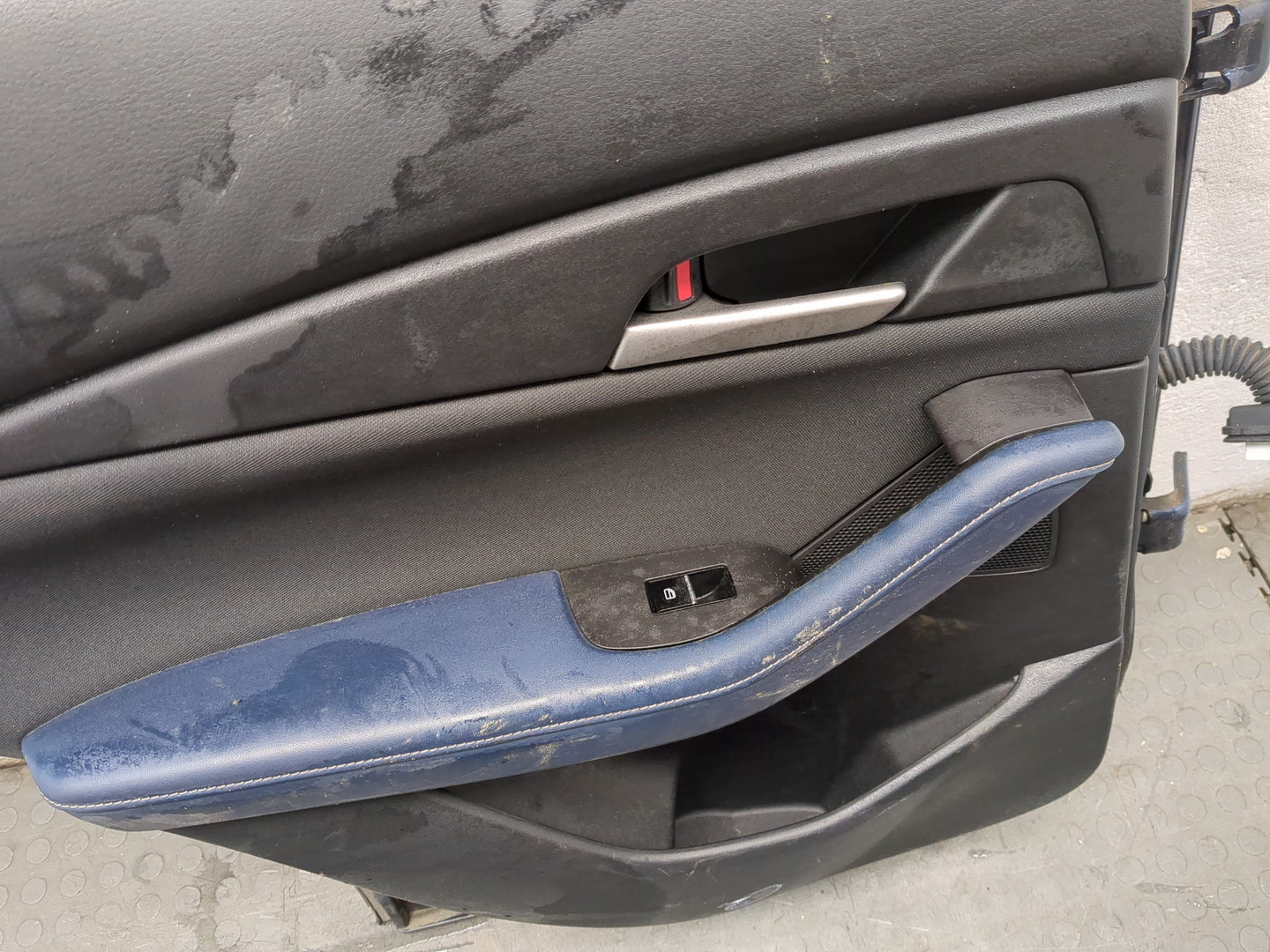 Дверь задняя левая