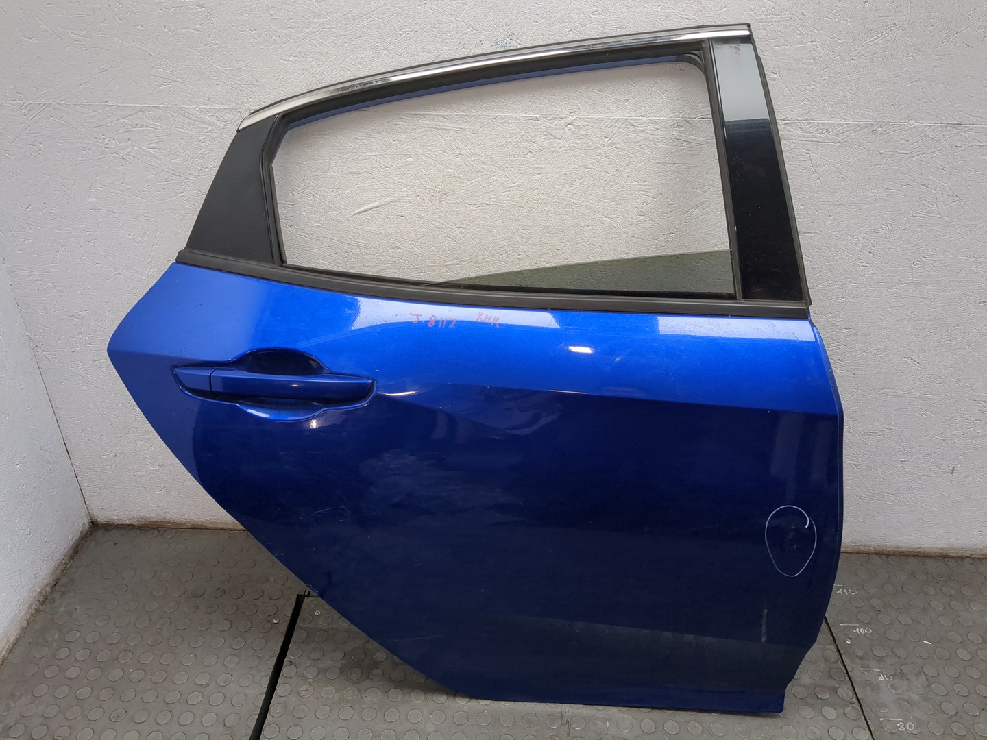 Дверь задняя правая