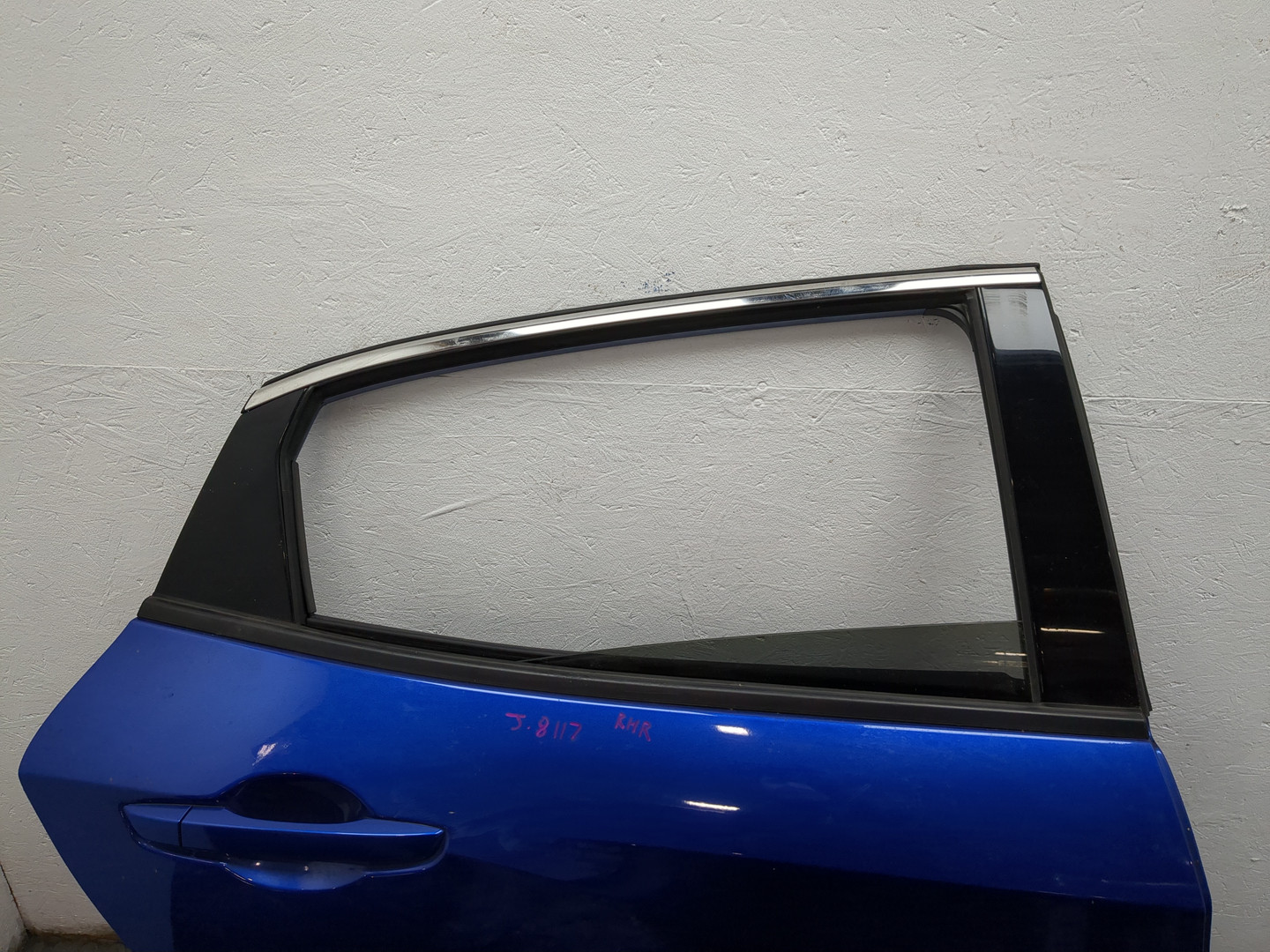 Дверь задняя правая