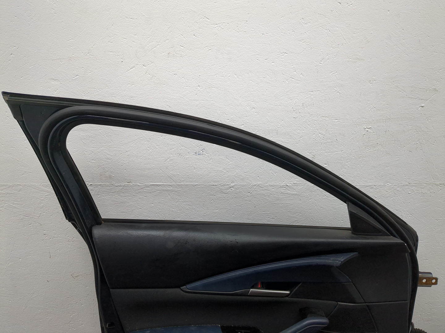 Дверь передняя левая