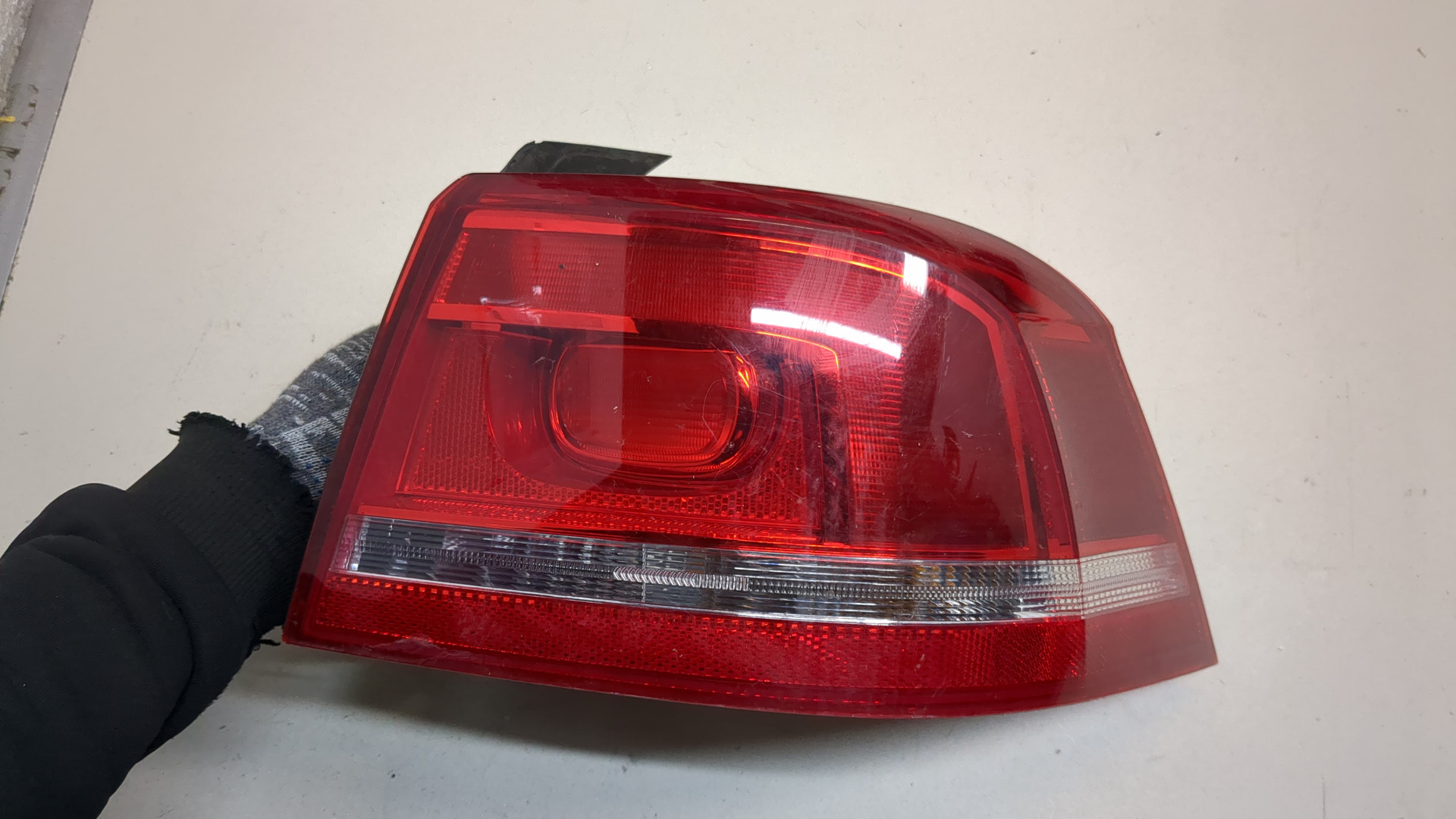 Фонарь задний правый