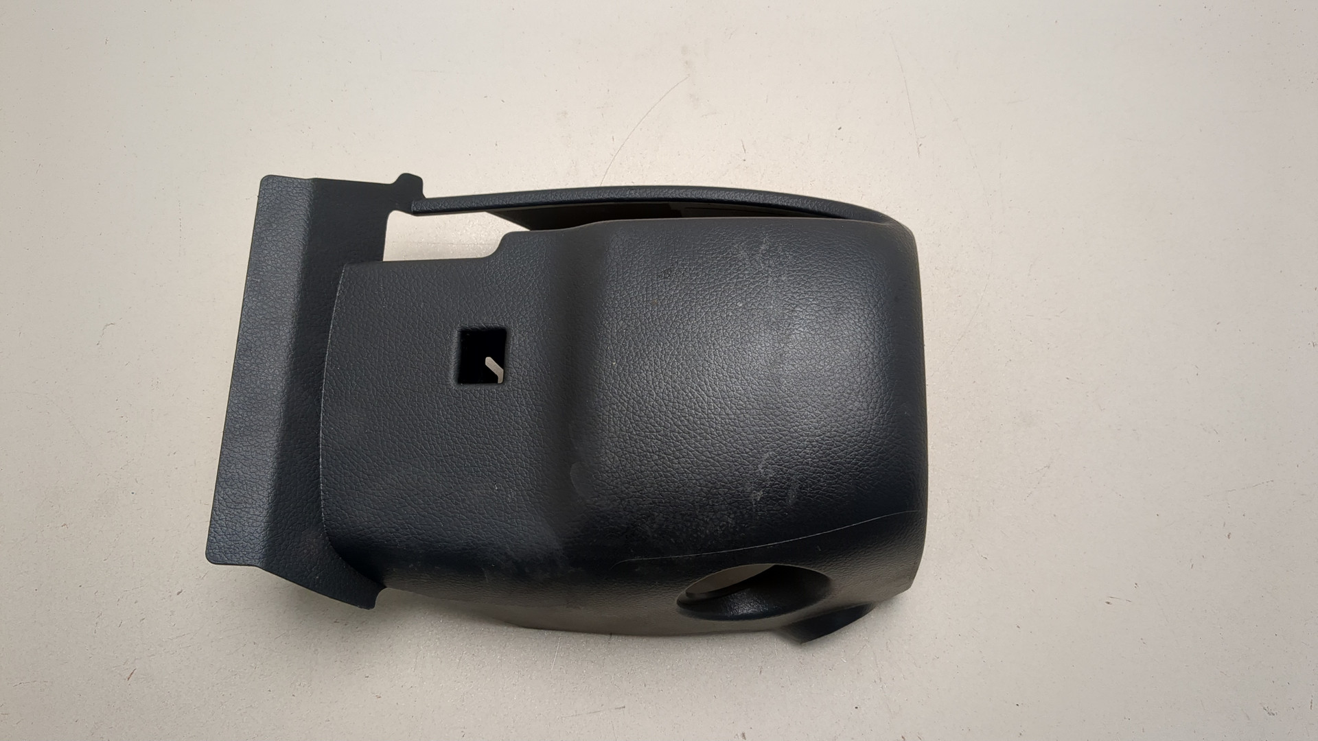 Кожух рулевой колонки