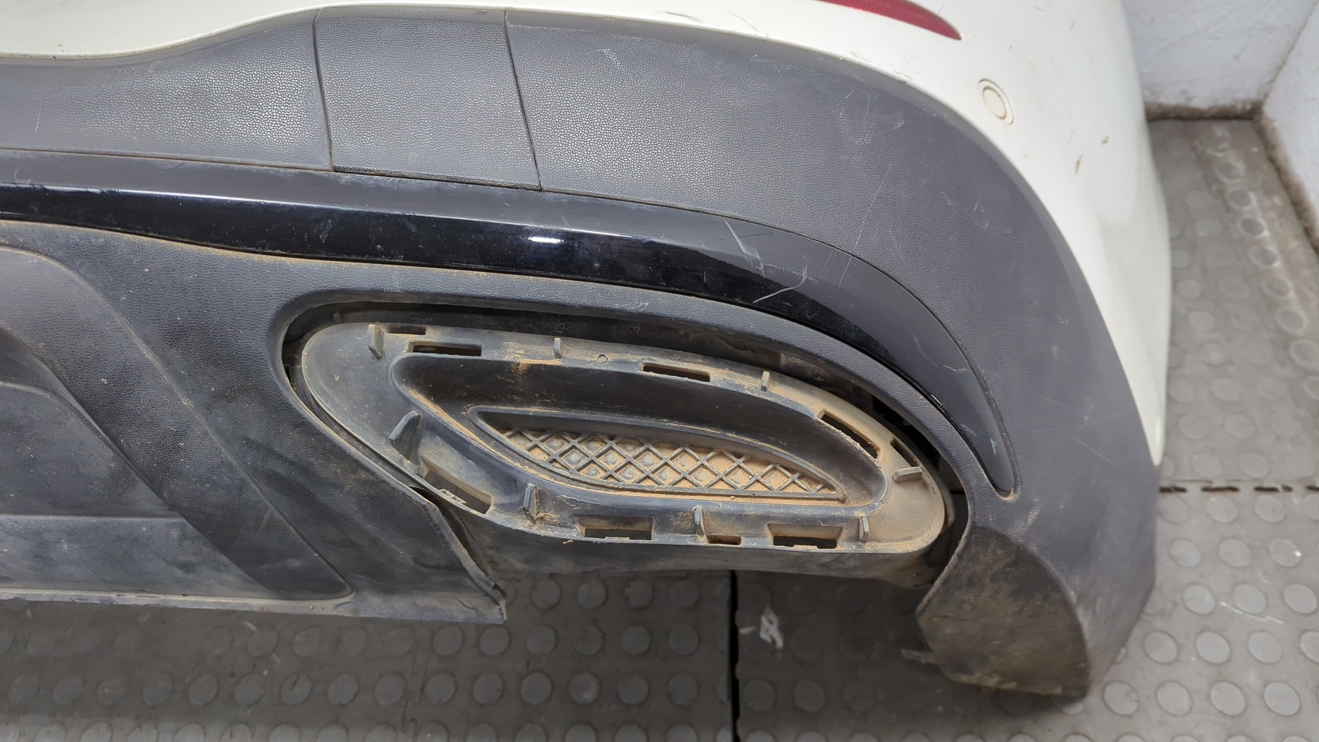 Бампер задний