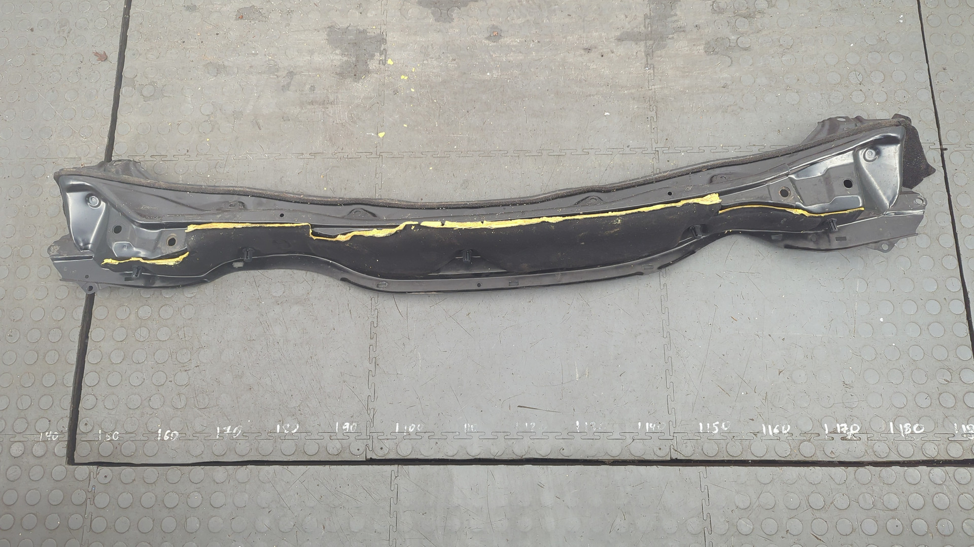 Решетка стеклоочистителей (Жабо)