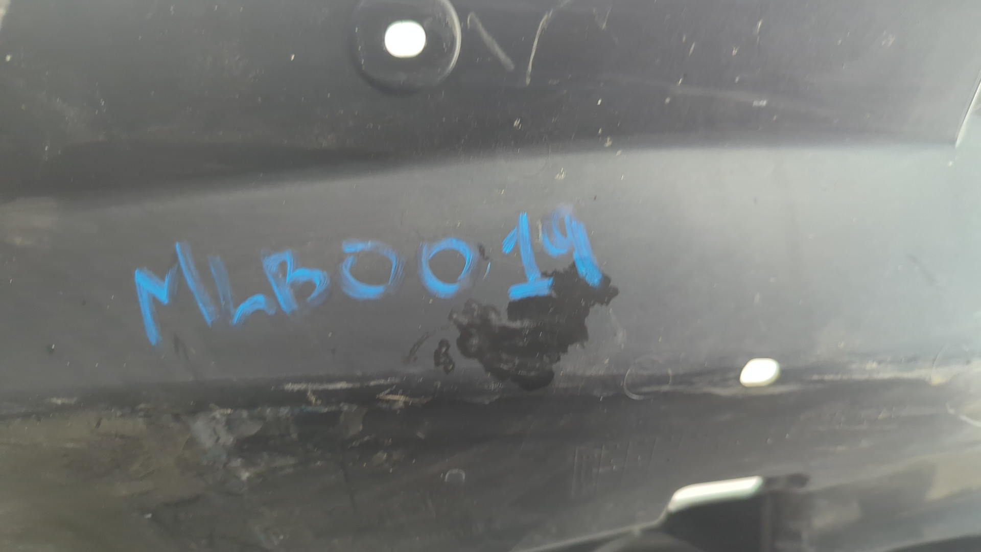 Кожух замка капота