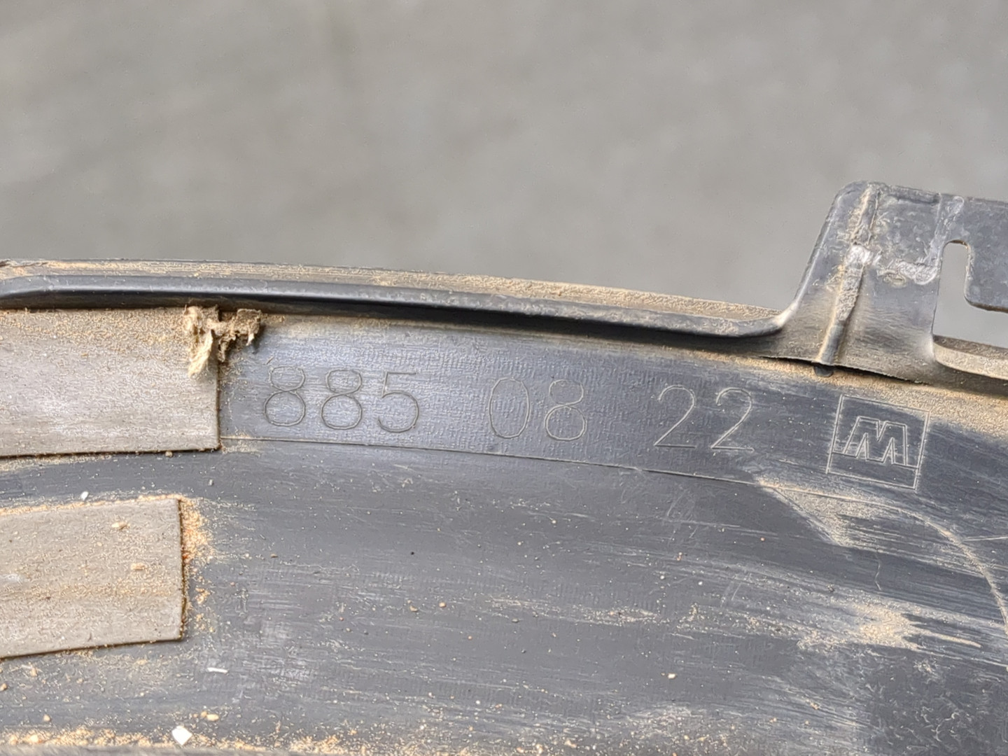 Молдинг заднего крыла правого