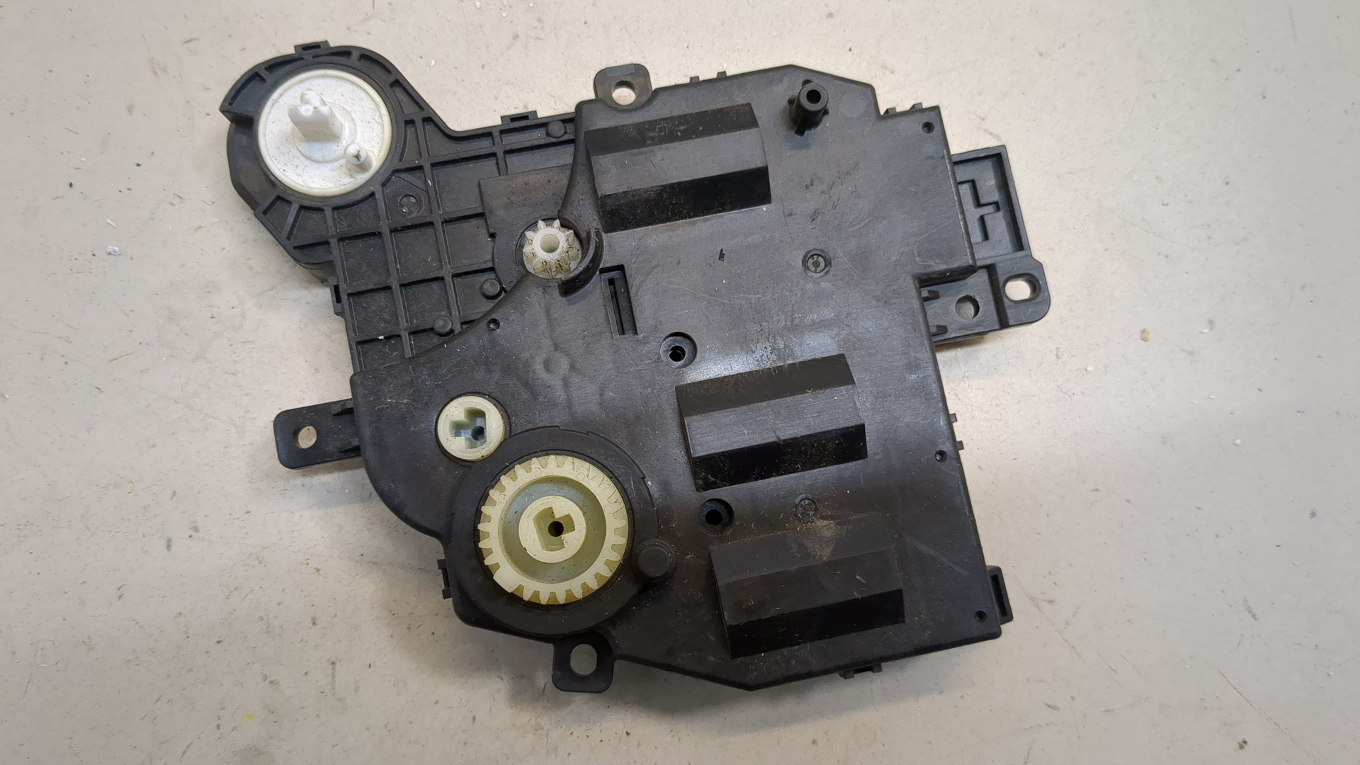 Моторчик заслонки печки