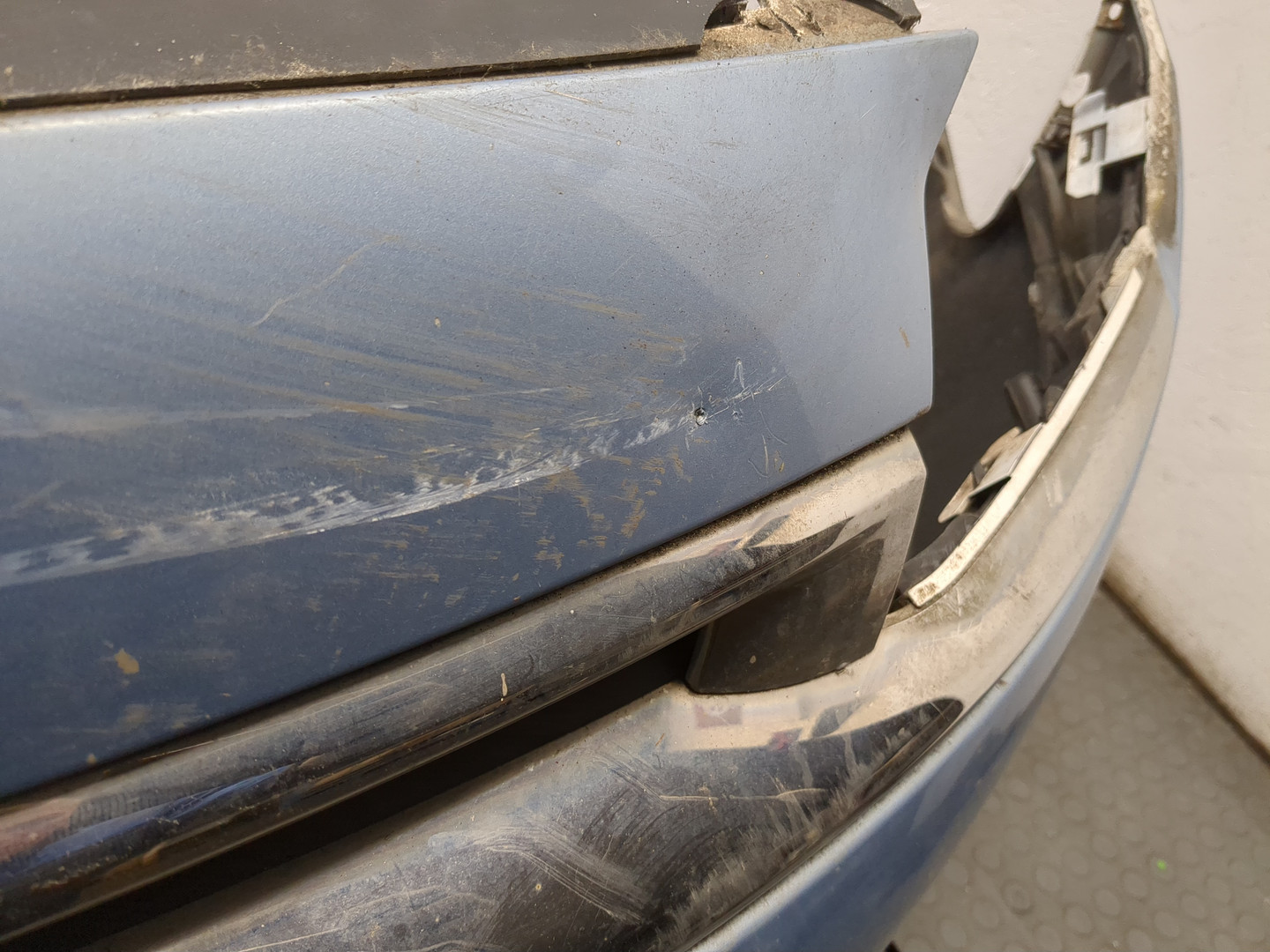 Бампер передний