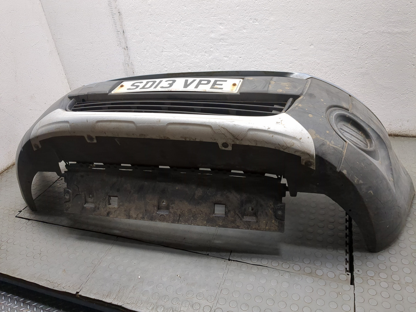 Бампер передний