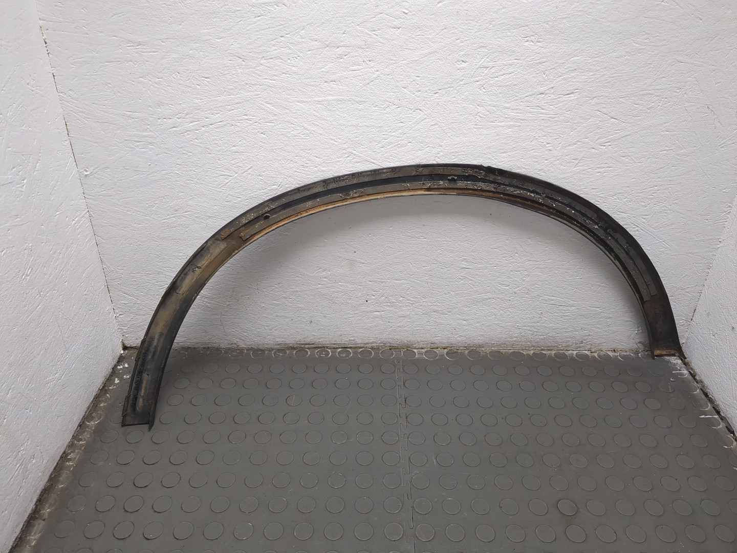 Накладка заднего крыла левого