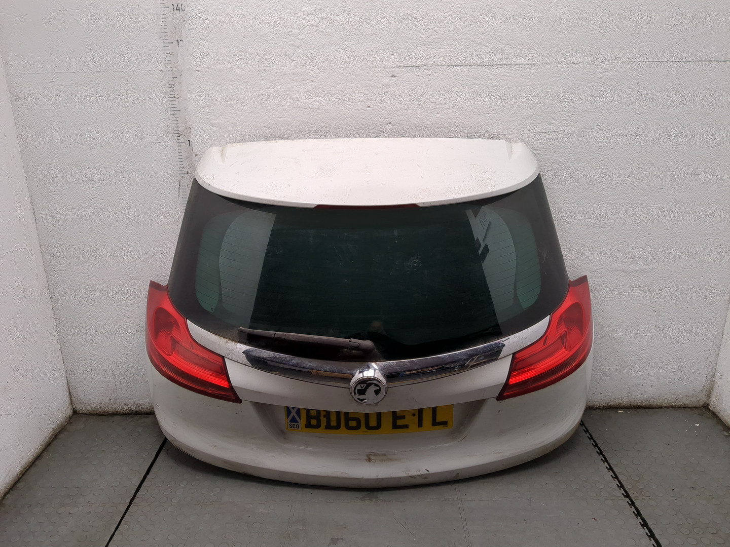 Дверь багажника