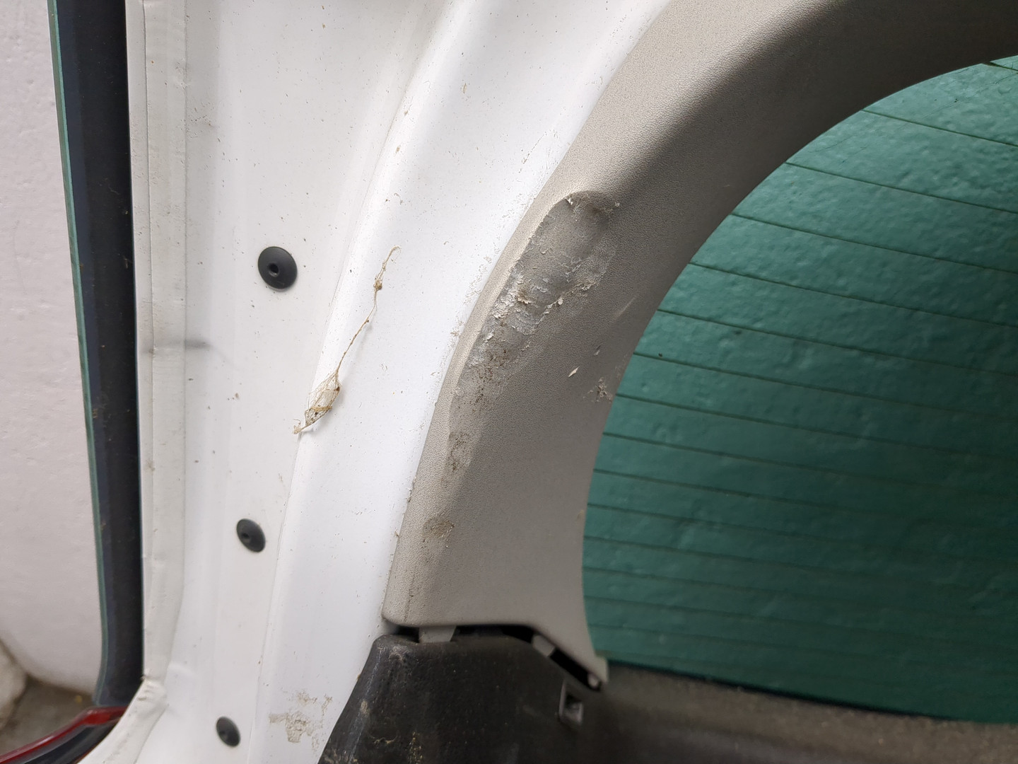 Дверь багажника