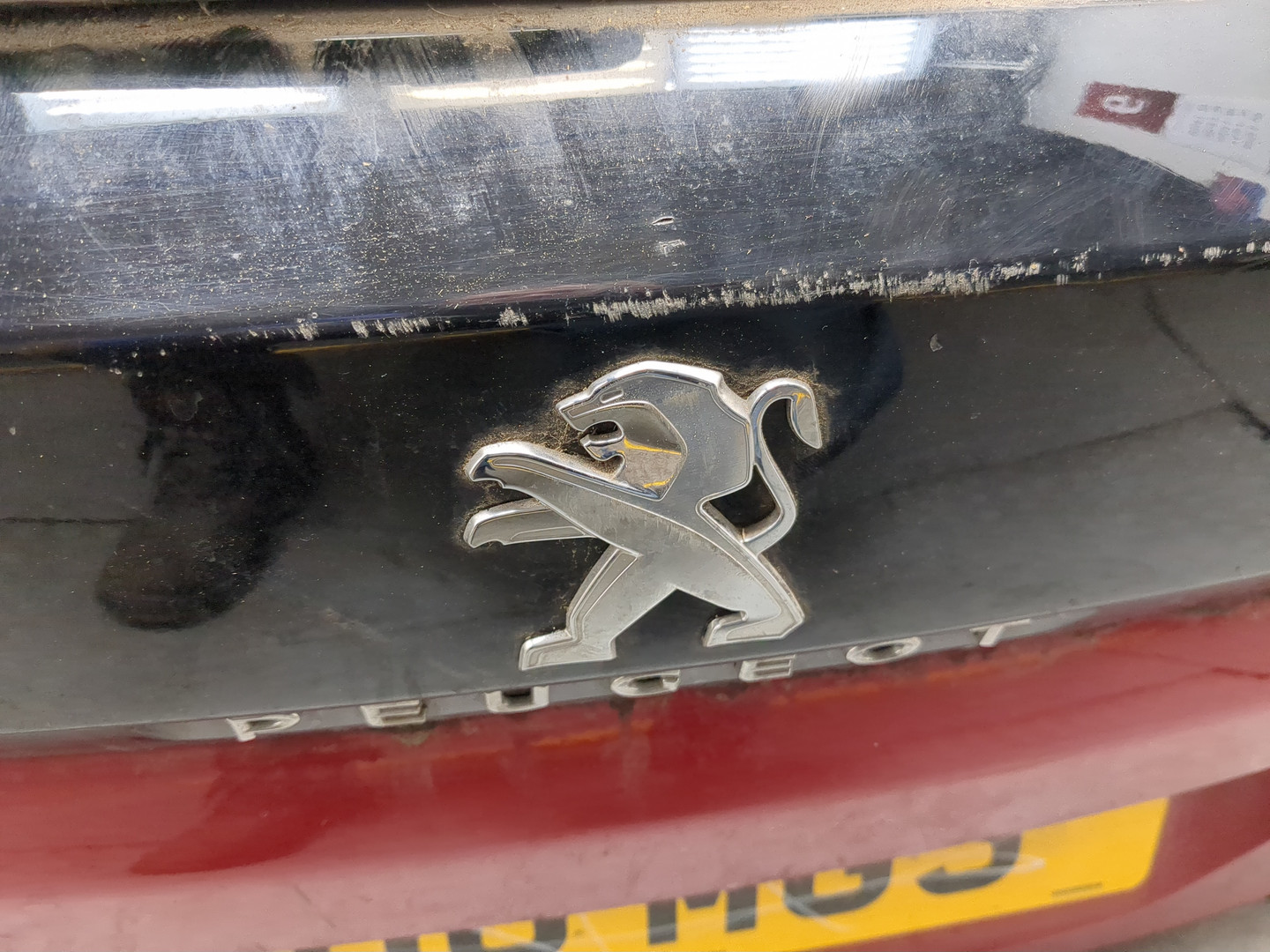 Дверь багажника