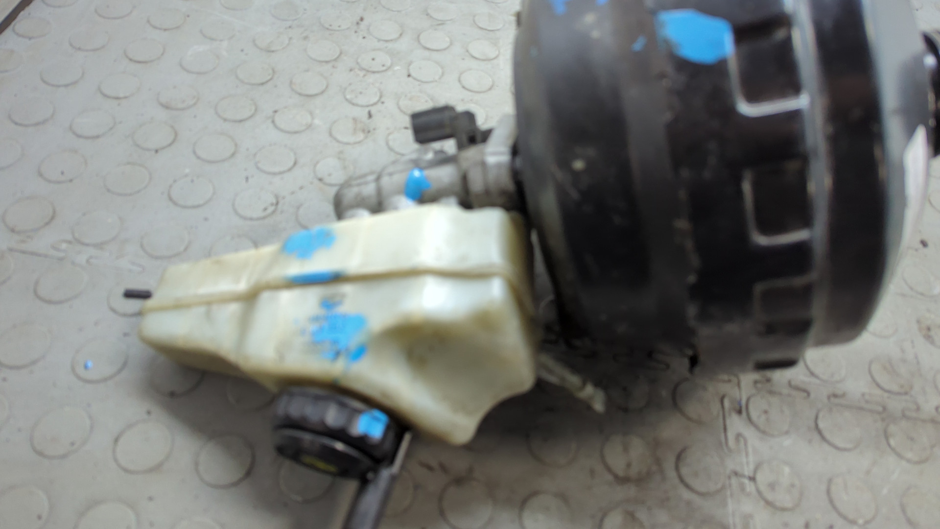 Цилиндр тормозной главный